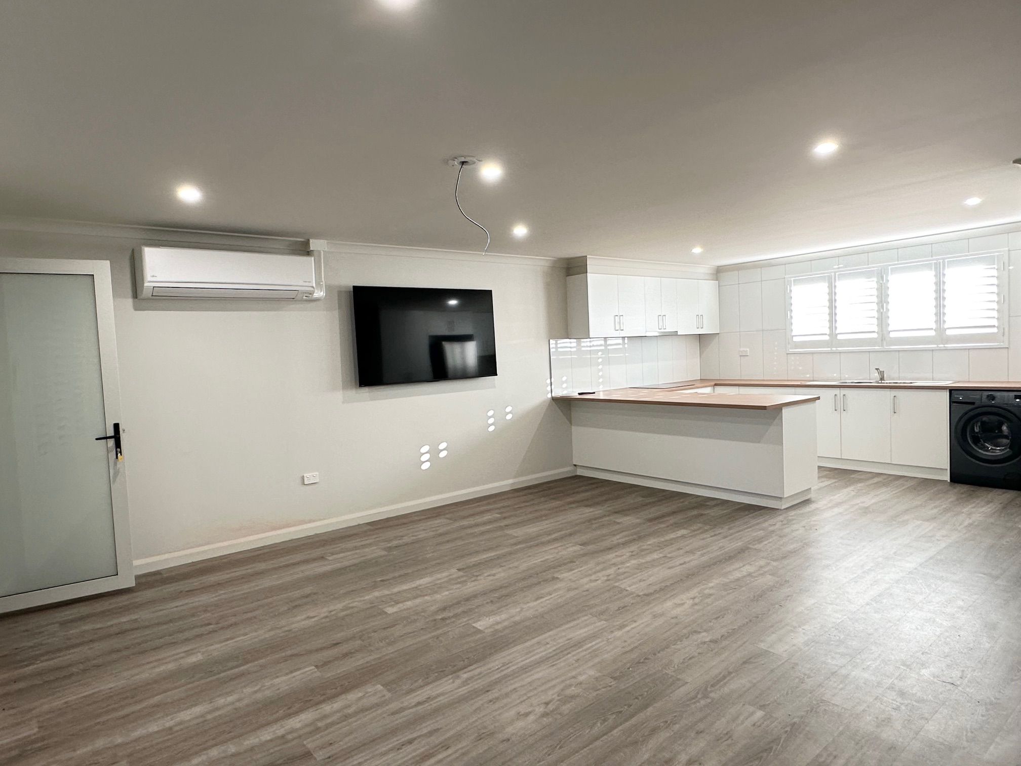 2/237 WAKADEN Street — photo from Ray White Griffith