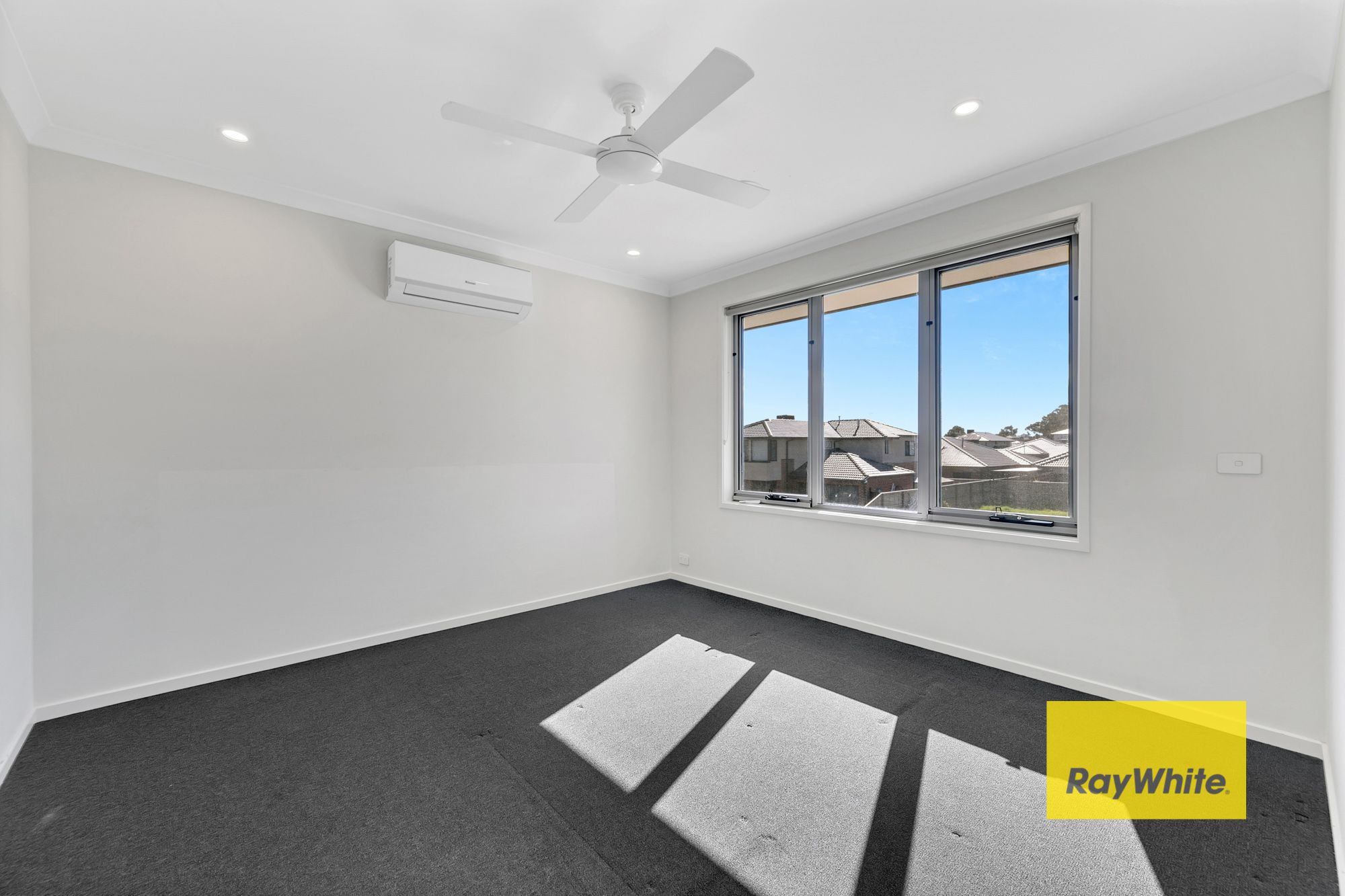 16 Burgess Street — photo 8 of 10