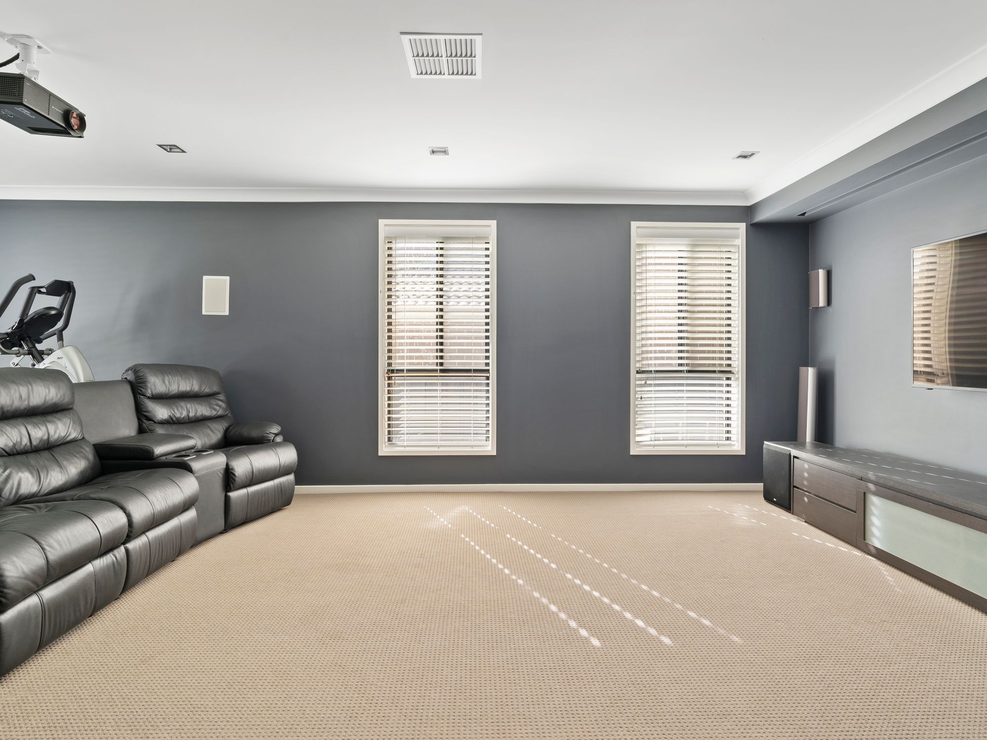 5 Gardiner Crescent, Elderslie, NSW 2570