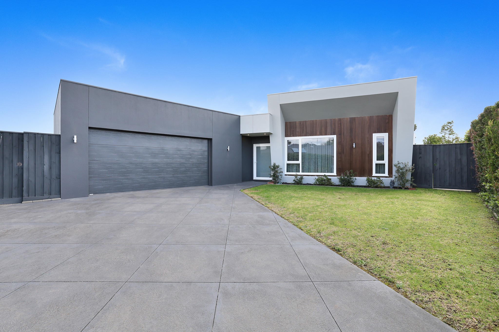 5 Charlwood Court, Drouin, VIC 3818