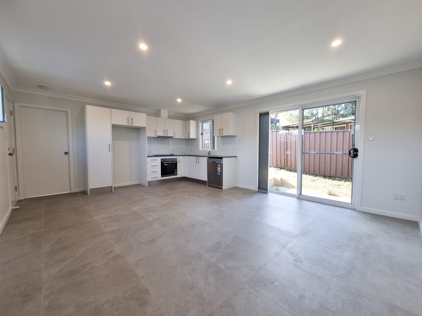 11a Poplar Crescent, Bradbury, NSW 2560