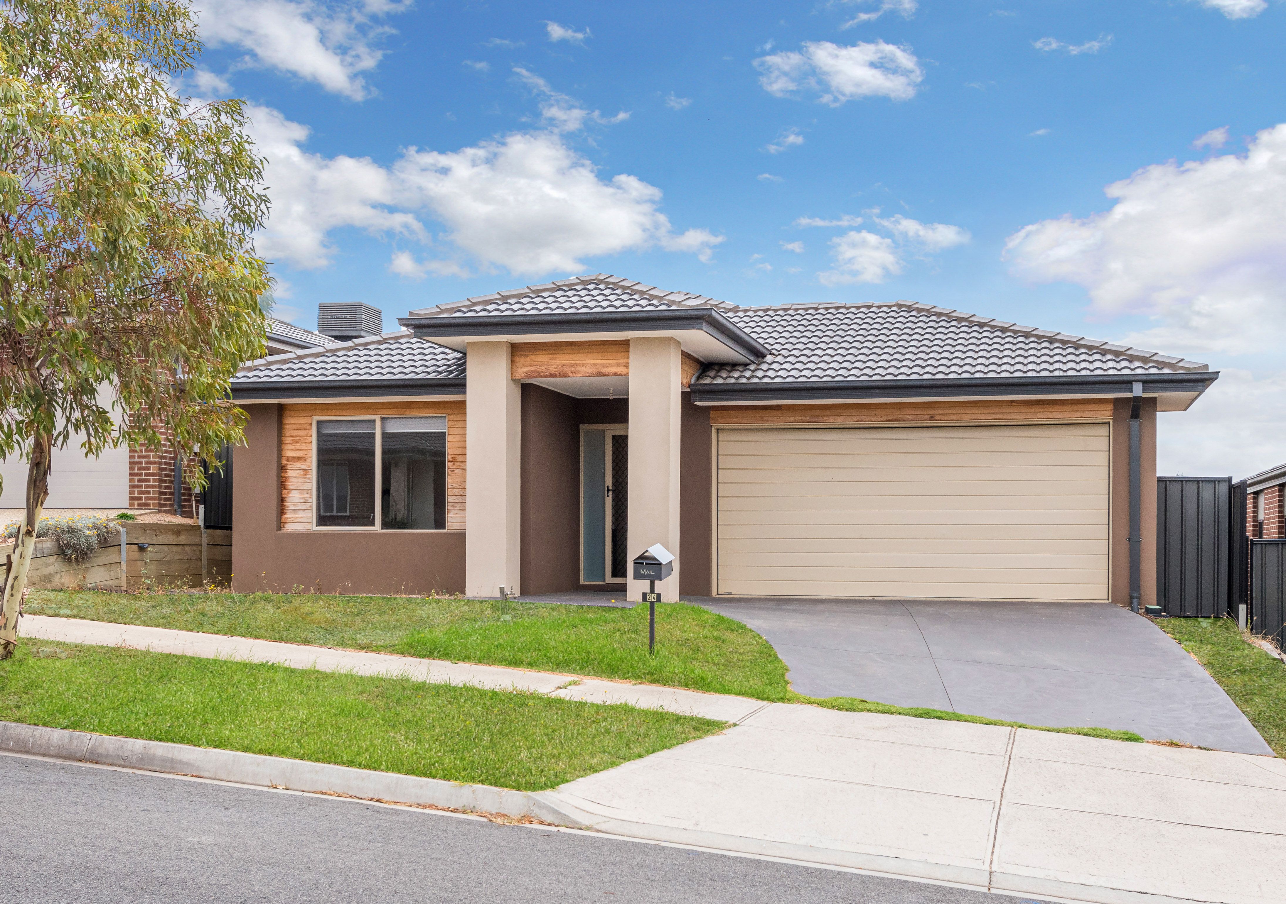 24 Muir Way, Mernda VIC 3754
