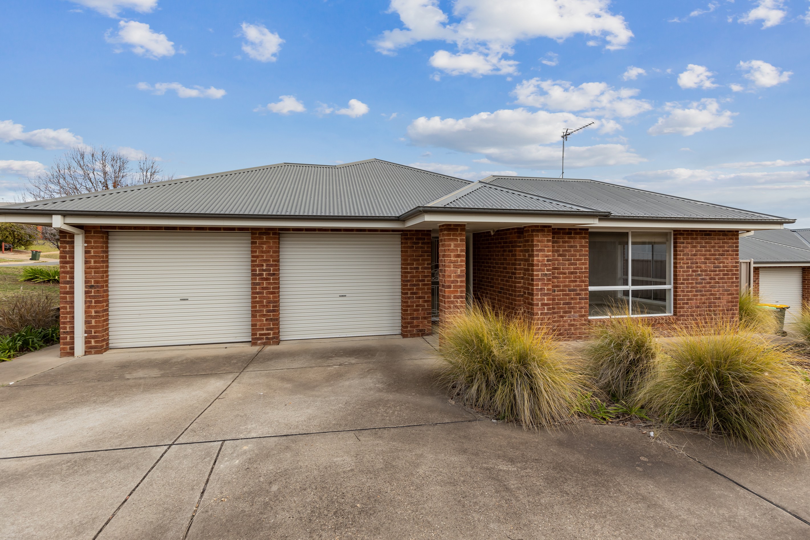 1/8 Osterley Street, Bourkelands, NSW 2650