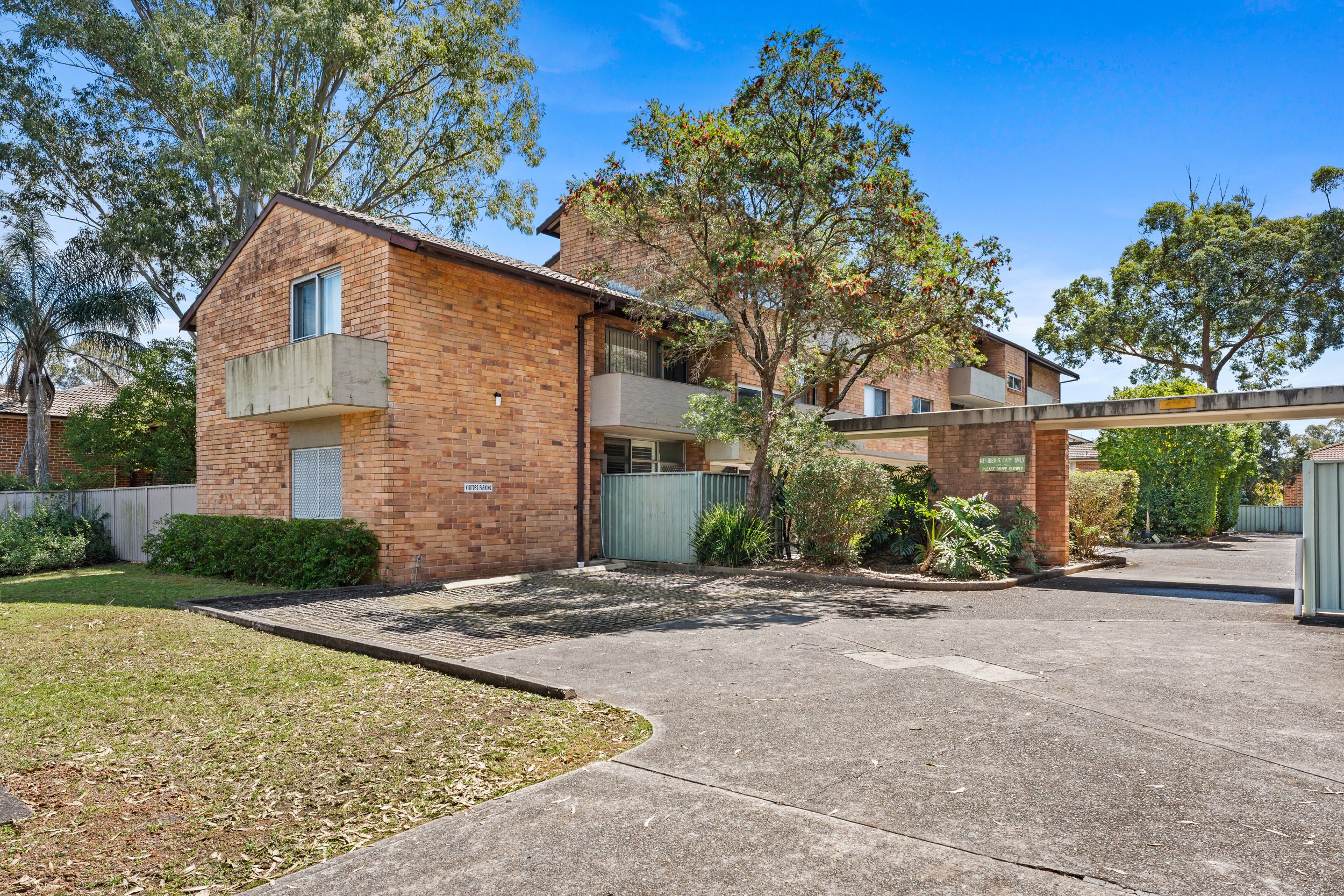 1/5-7 Thurston Street — photo 14 of 18