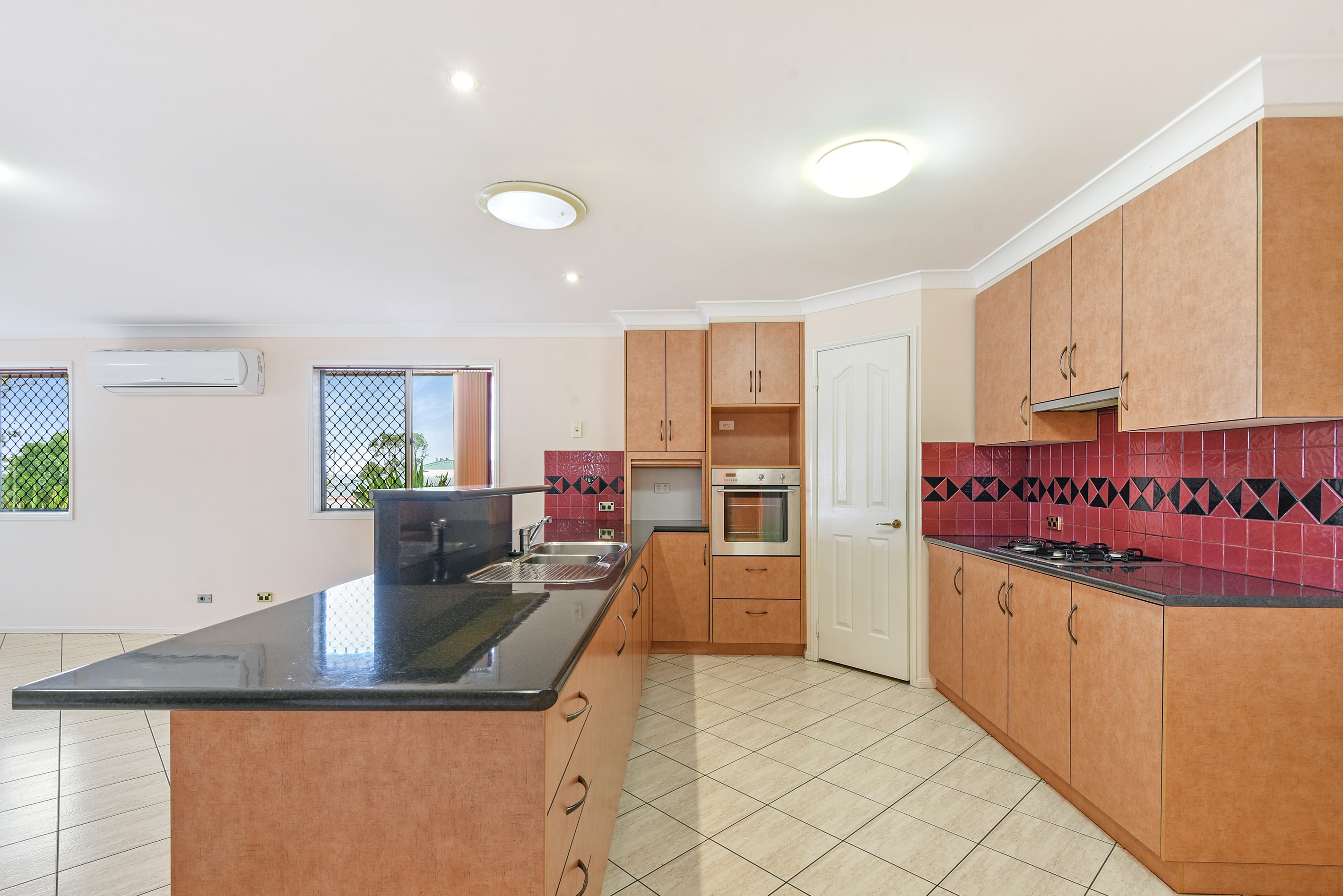 6 Conquest Court, Wilsonton, QLD 4350