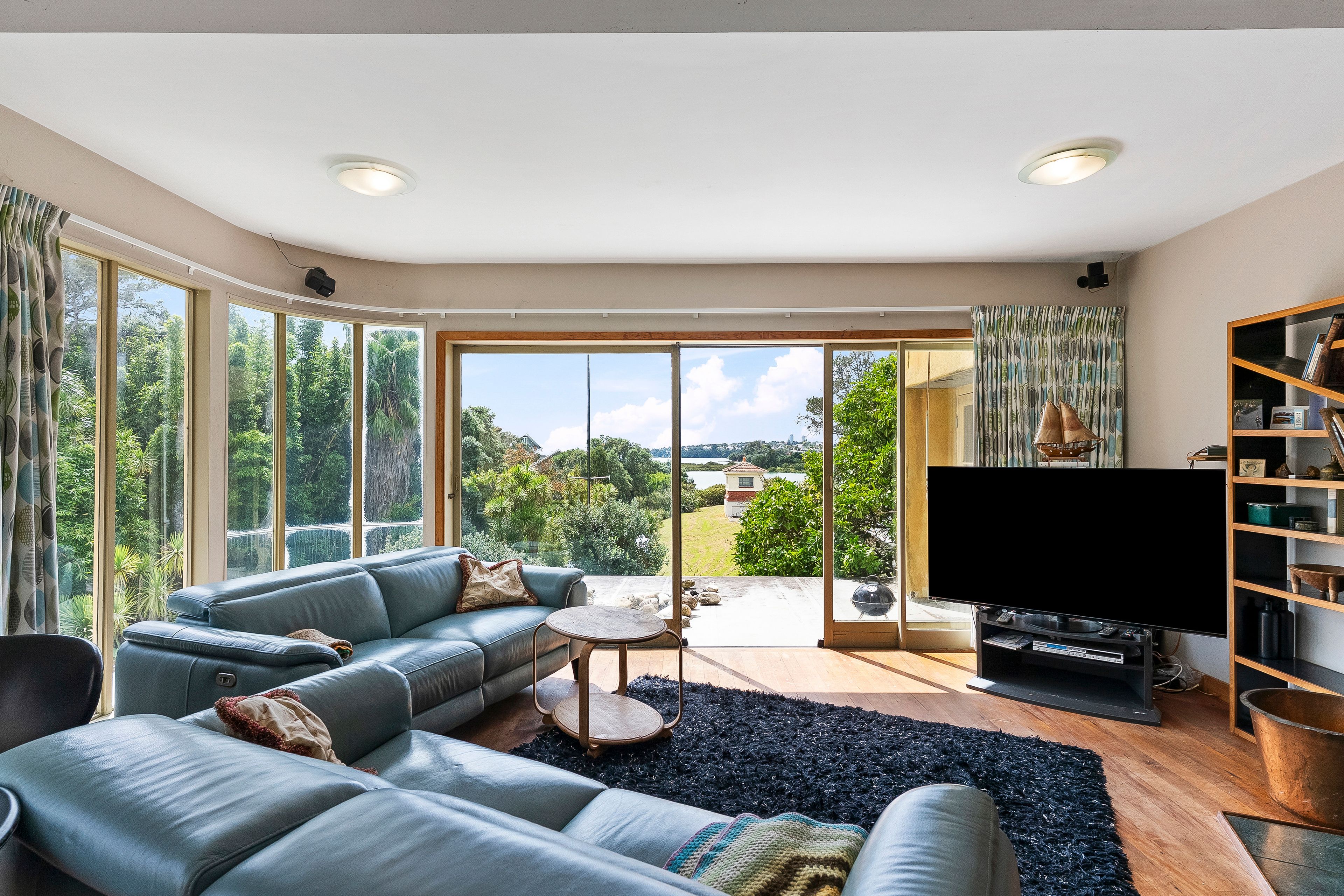 38 Oliver Street, Point Chevalier, Auckland City