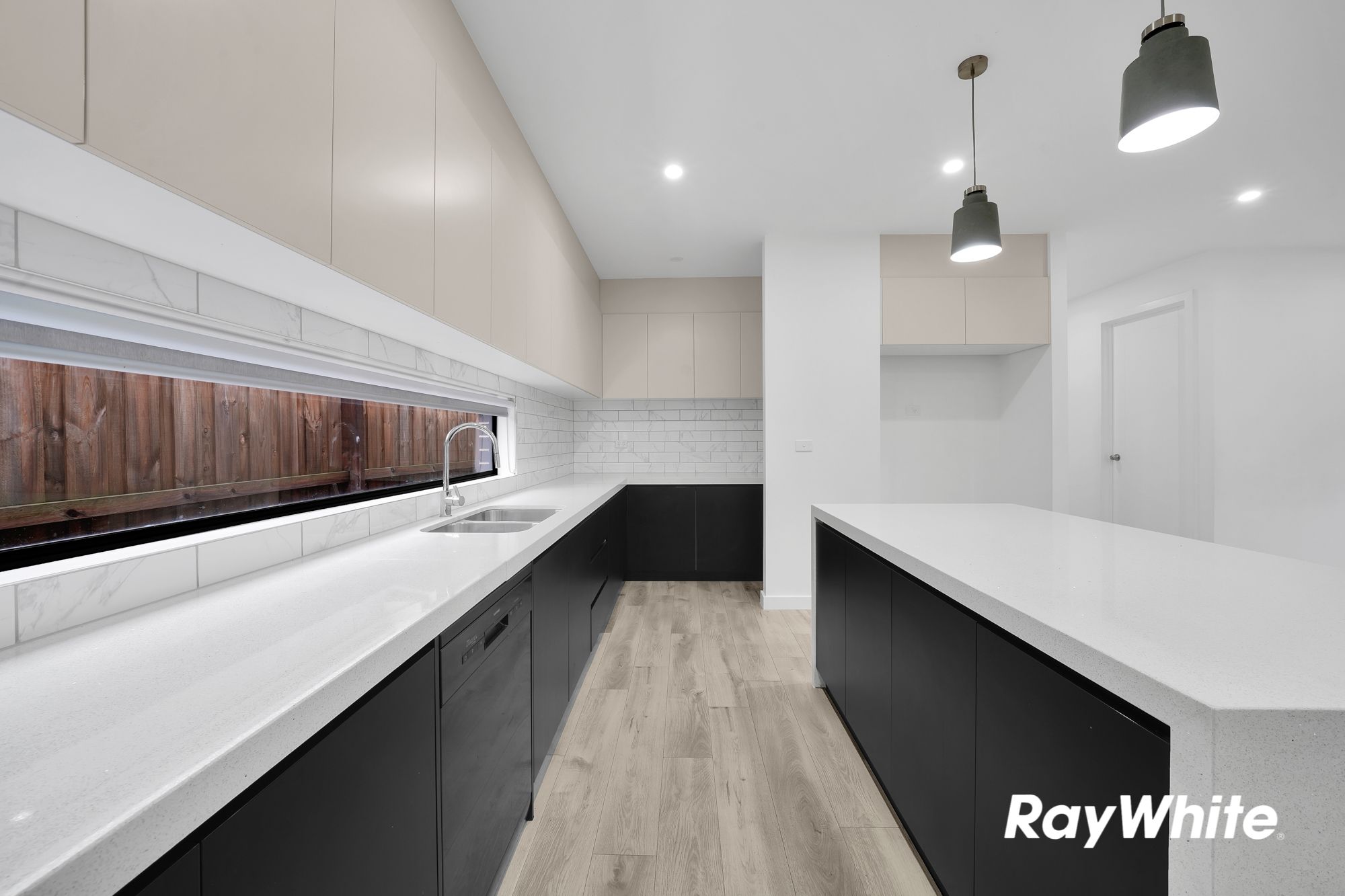 24 Byron Street — photo 4 of 19