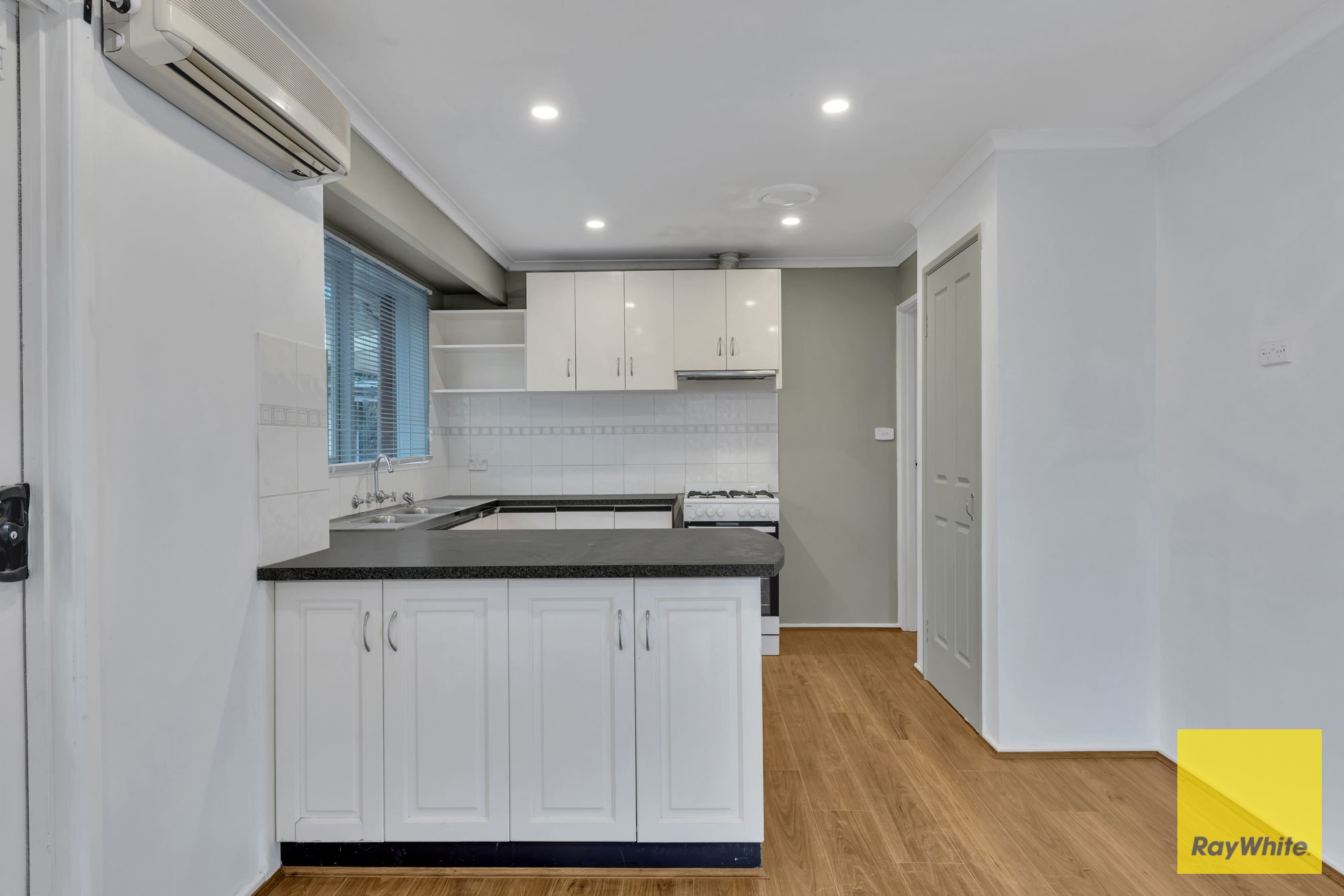 13 Tanilba Street — photo 3 of 11