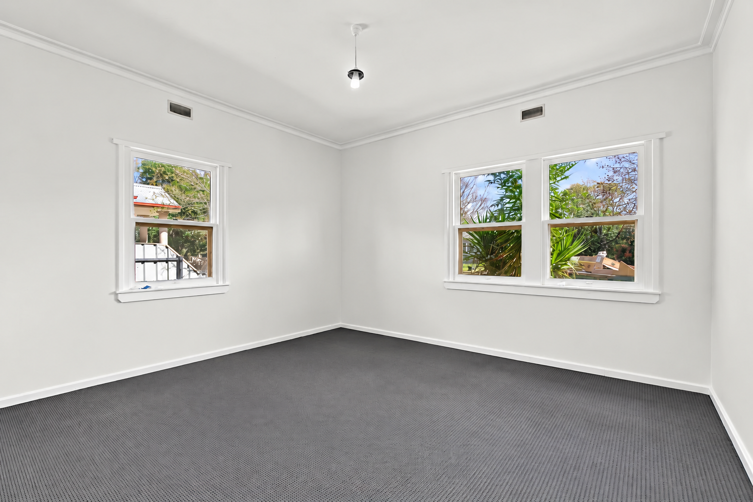 1/980 Sylvania Avenue — photo 6 of 10