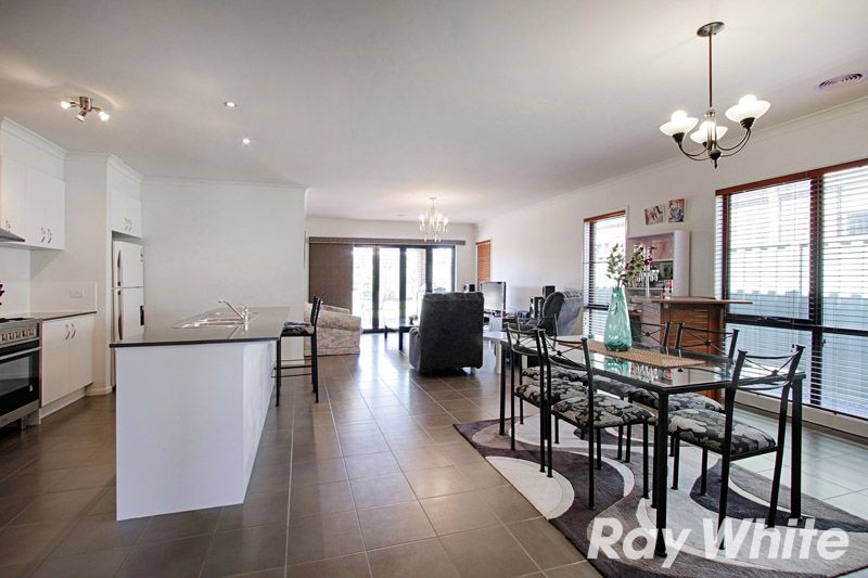 19 Cohens Way, Pakenham, VIC 3810