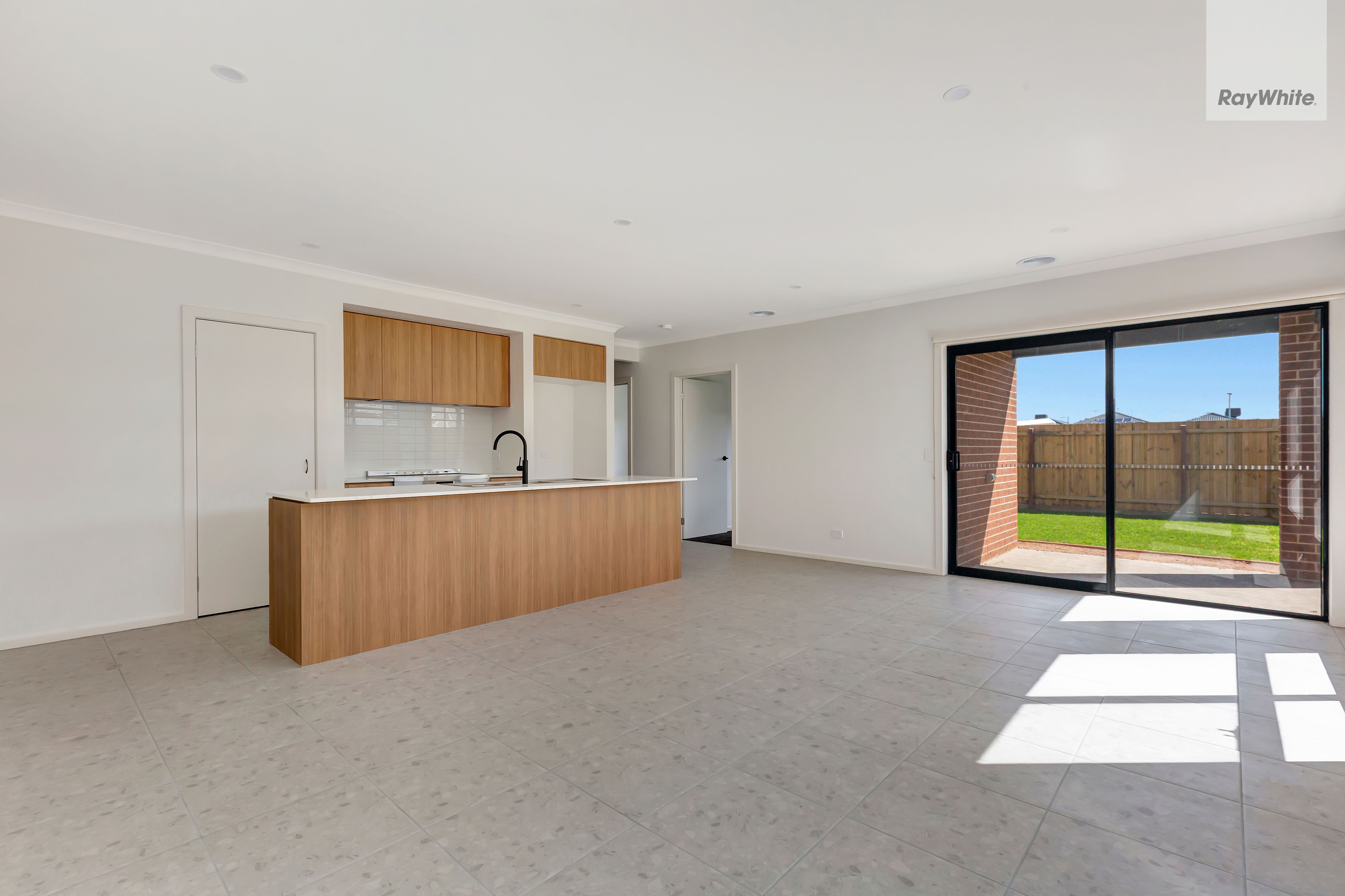 16 Hammer Street — photo 3 of 12