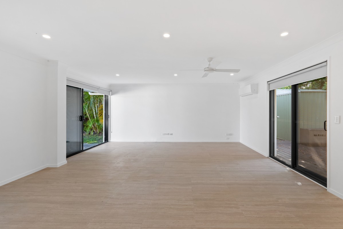 23 Oceanic Drive, Mermaid Waters, QLD 4218