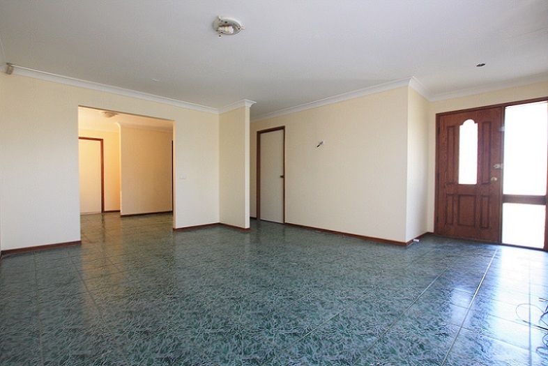 1 Crammond Place, Minto, NSW 2566