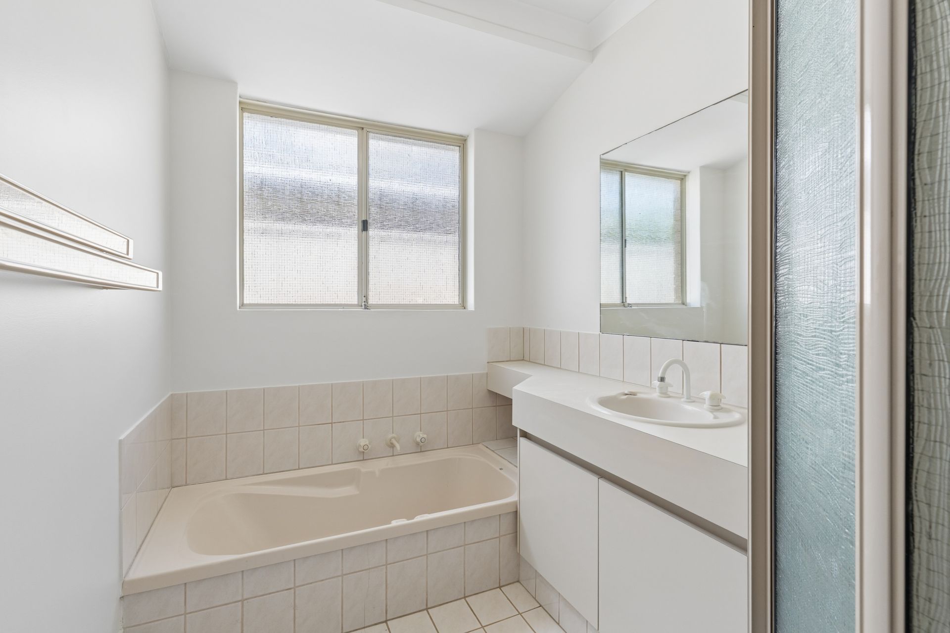 111 Oakmont Avenue — photo 16 of 28