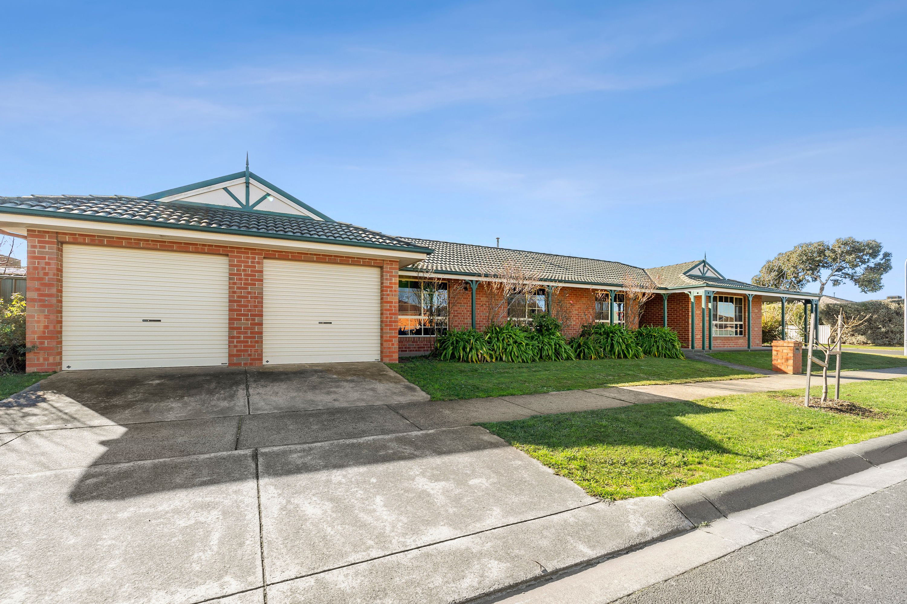 8 James Drive, Delacombe, VIC 3356