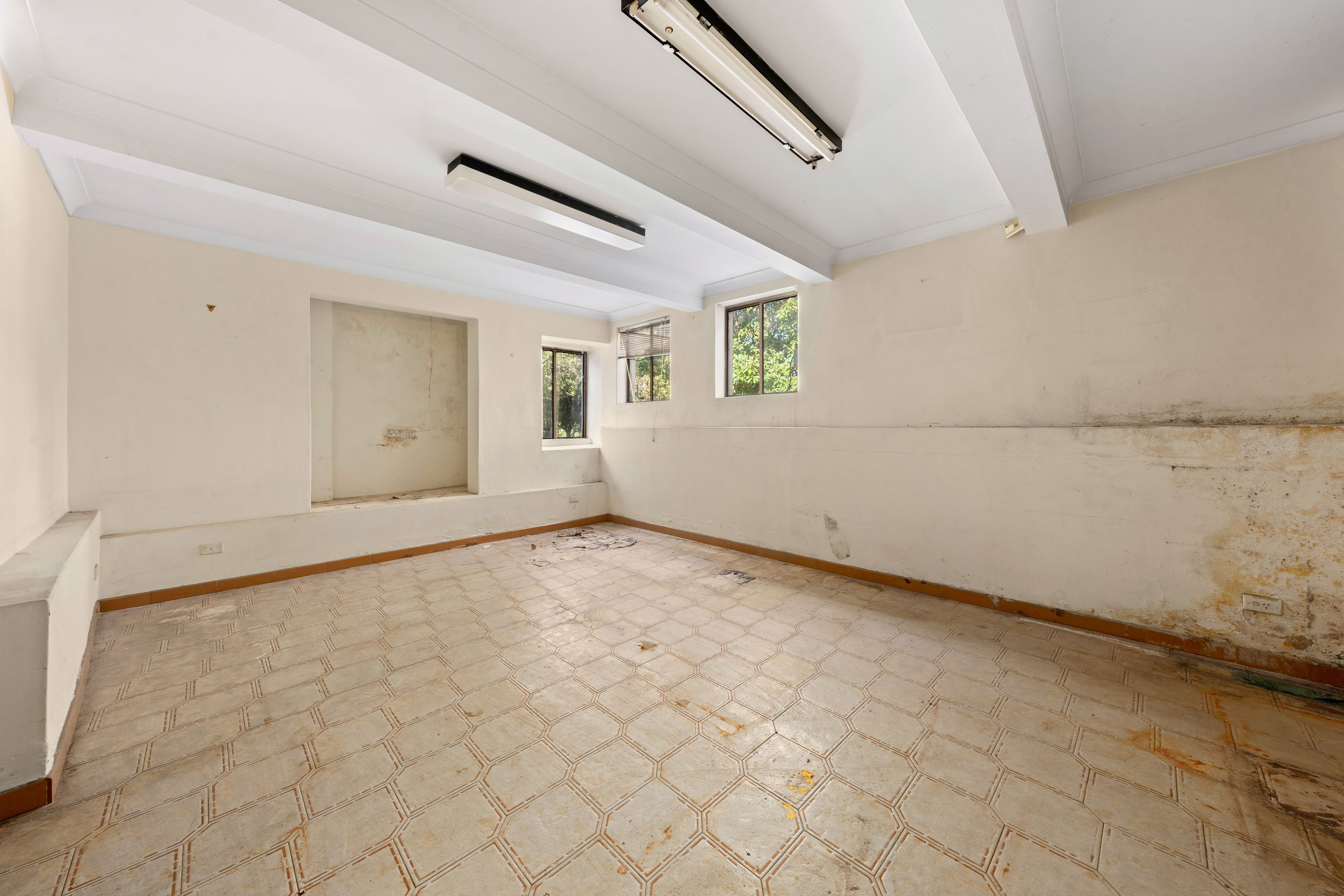 28 Millwood Avenue — photo 6 of 10