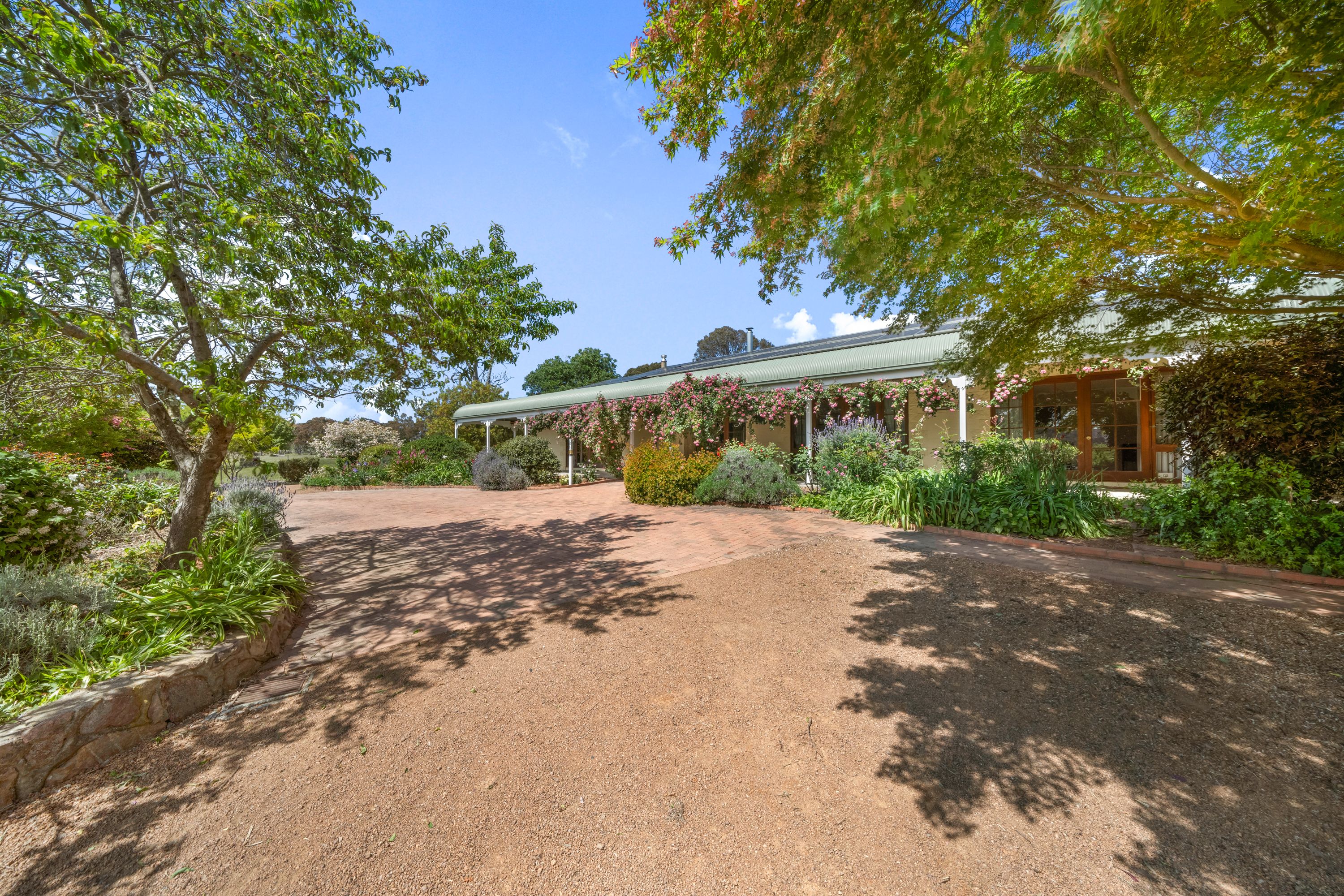 363 Rolfe Road, Wallaroo, NSW 2618