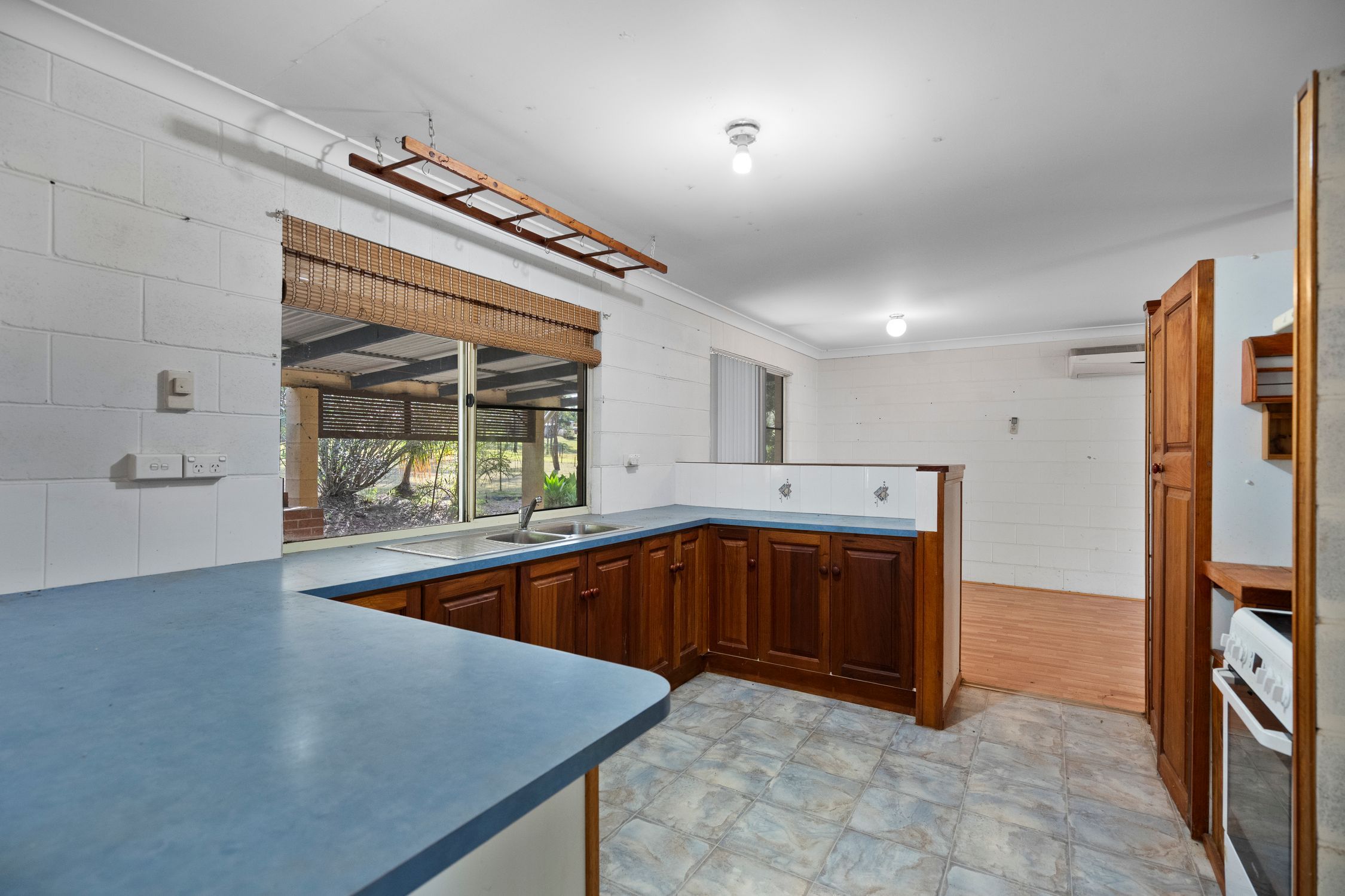 209 Lakes Drive, Laidley Heights, QLD 4341