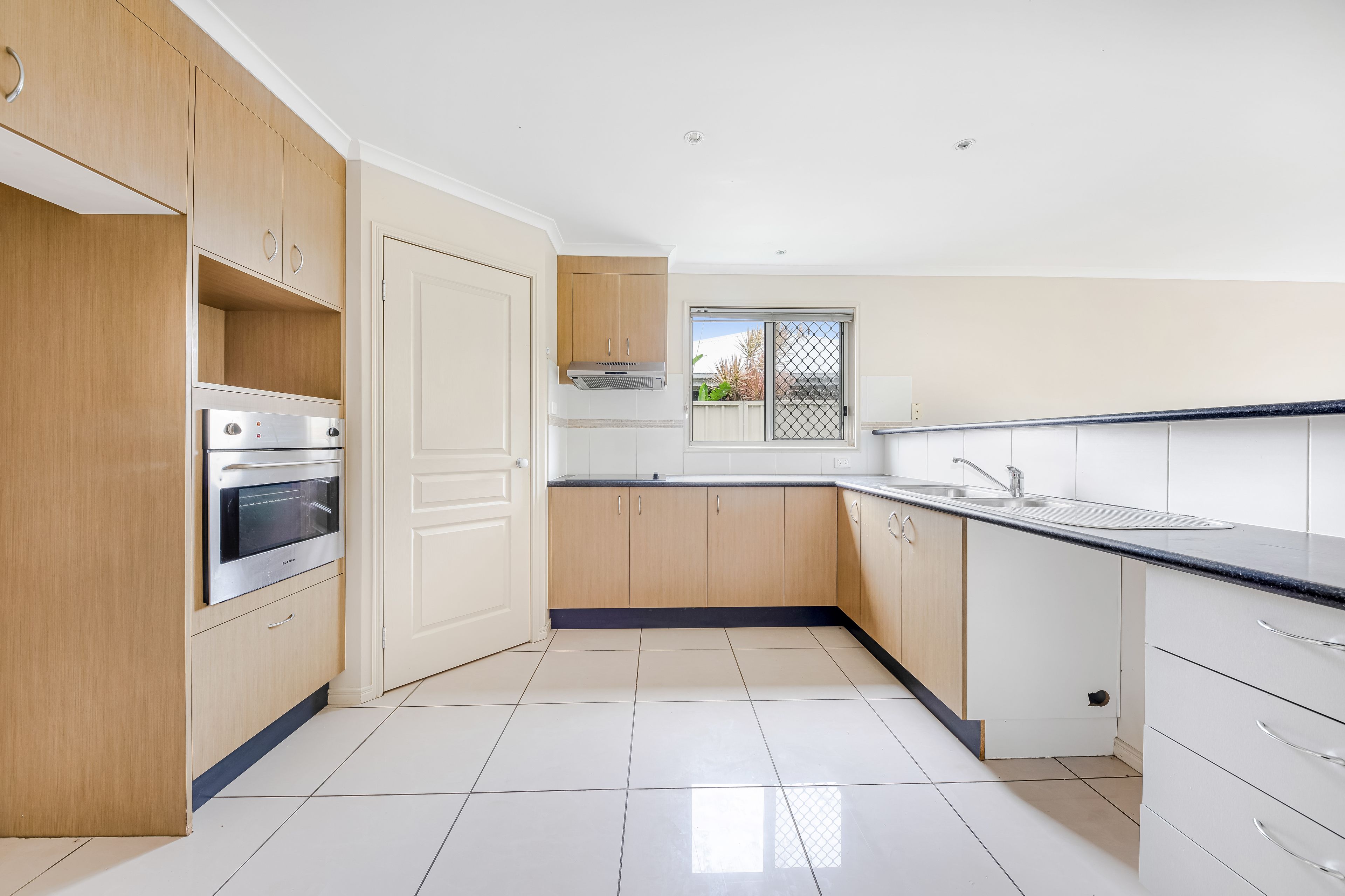 9 Calais Court, Kuluin, QLD 4558