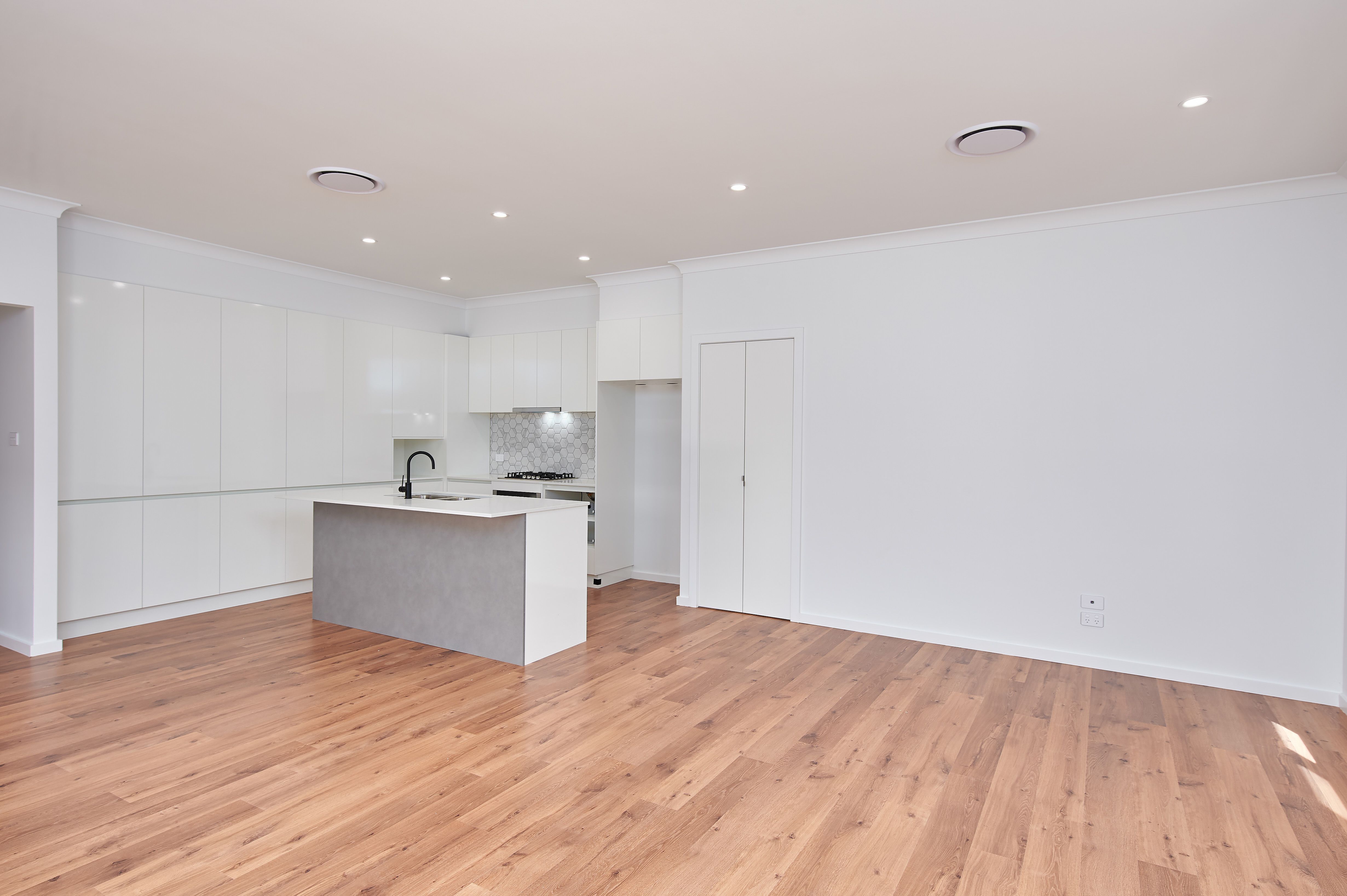 2/26 Messenger Avenue, Boorooma, NSW 2650