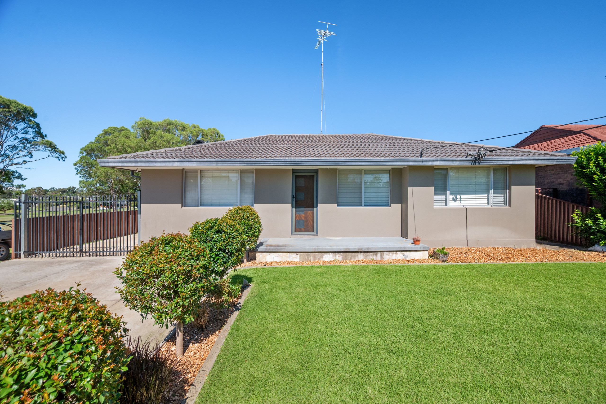 14 Carinda Drive, South Penrith, NSW 2750