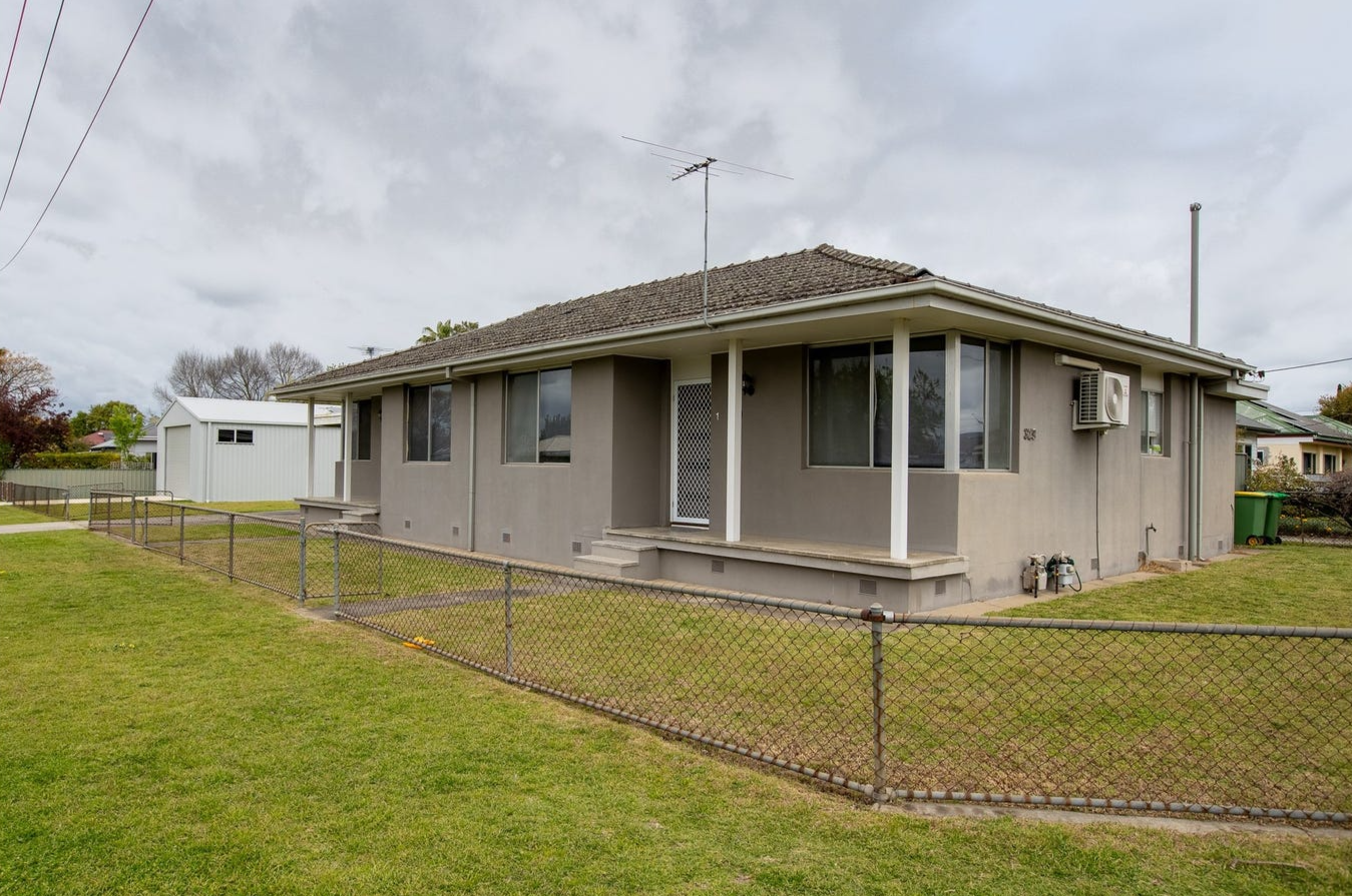1/329 Wantigong Street — photo from Ray White Albury Central