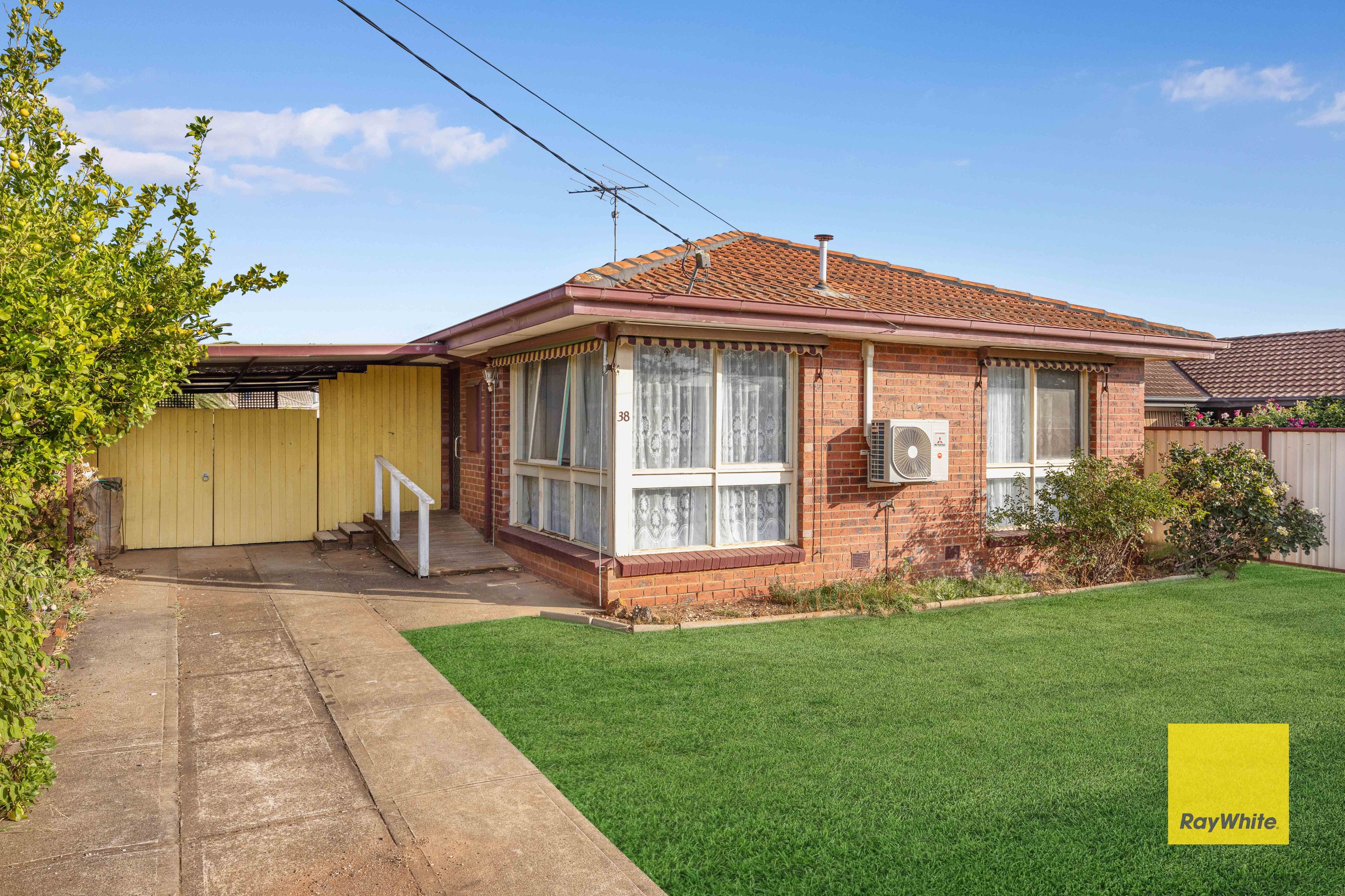 38 Hume Avenue, Melton South, VIC 3338