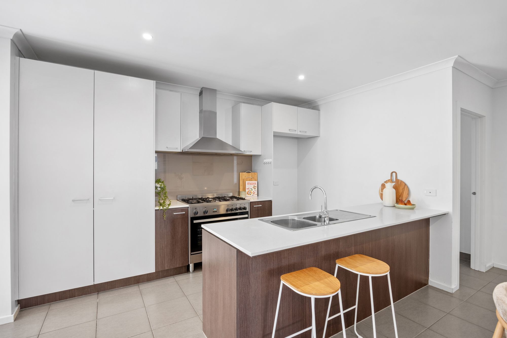 212 Alisma Boulevard — photo 3 of 18