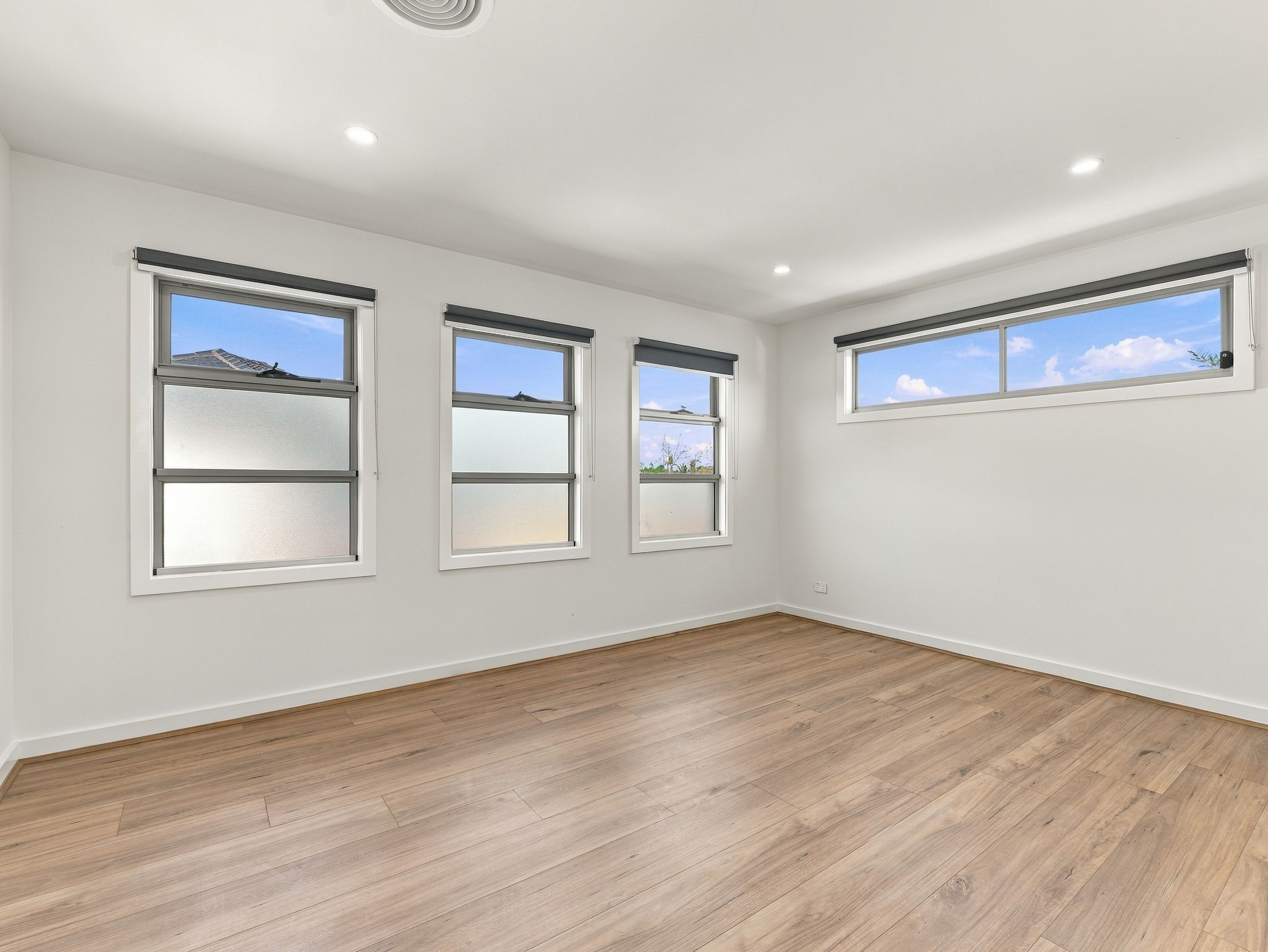 2/10 Davern Court — photo 13 of 25