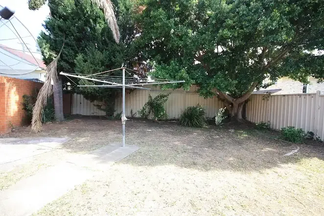 11 Victoria Road, — photo 6 of 6