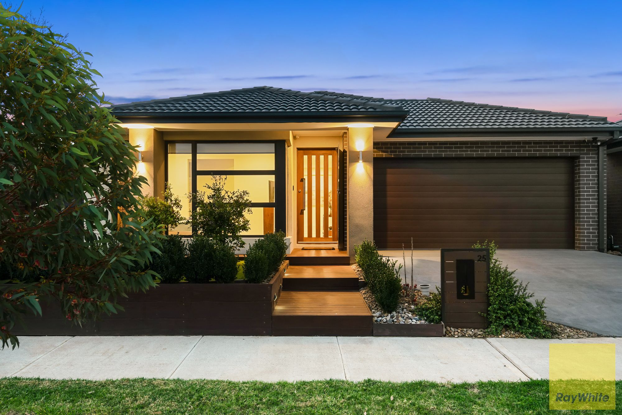 25 Bushel Way, Truganina VIC 3029