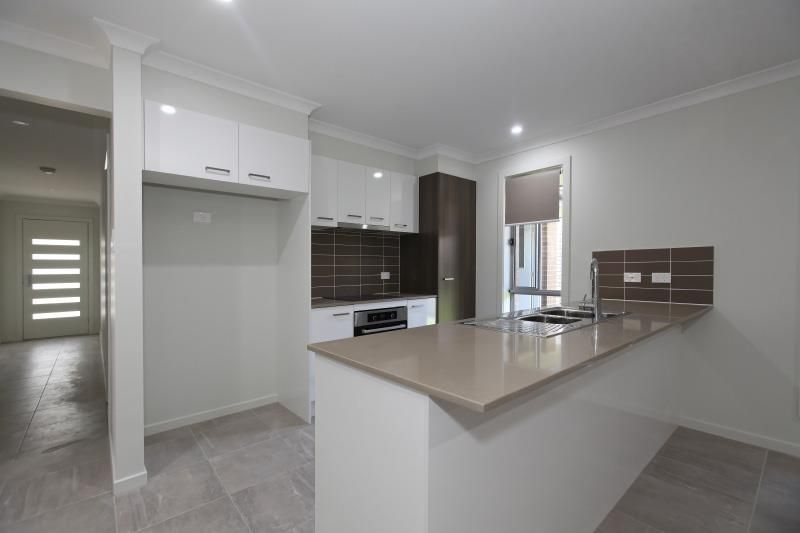 33 Denham Crescent, Willow Vale, QLD 4209