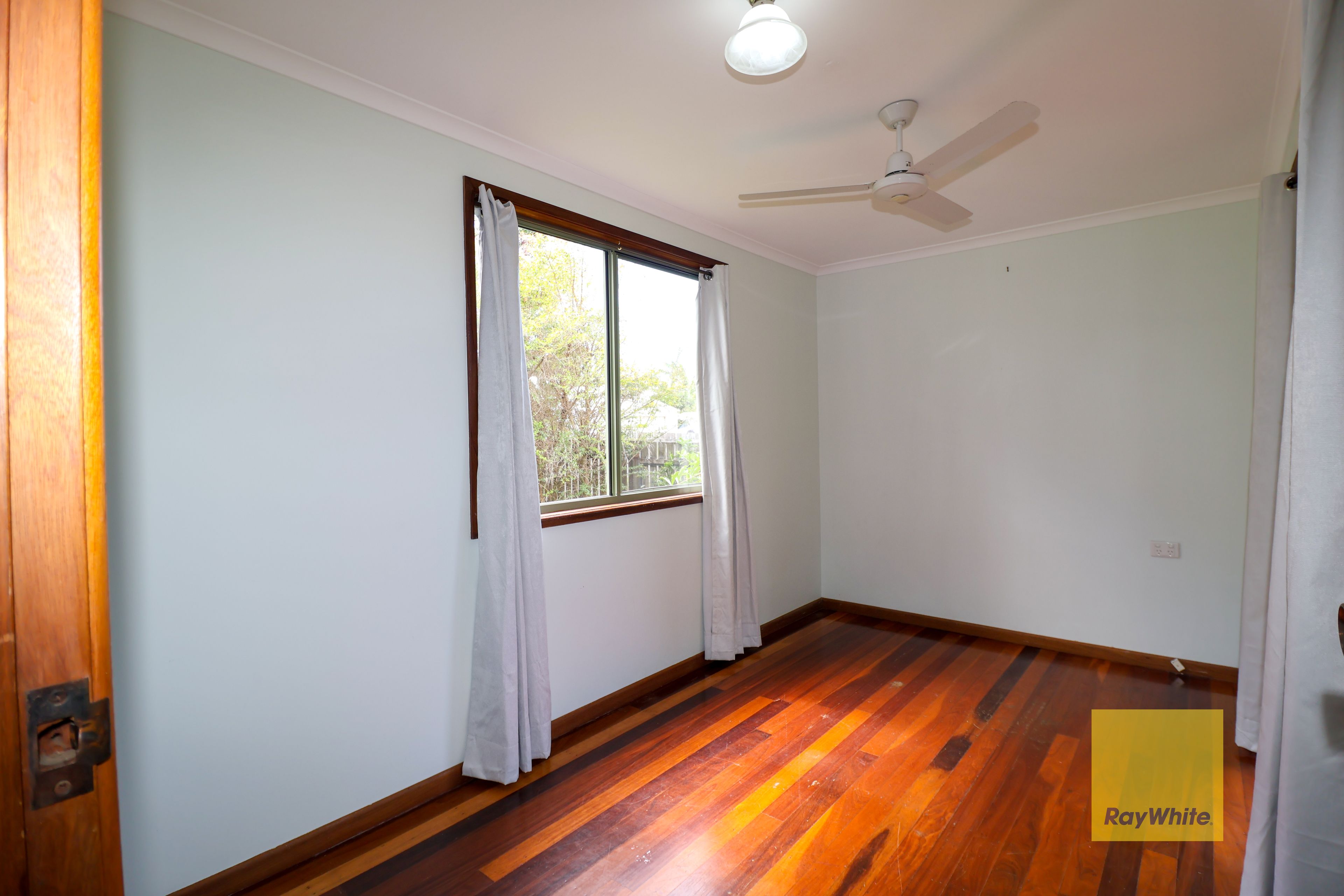 16 Grevillea Avenue — photo 11 of 18