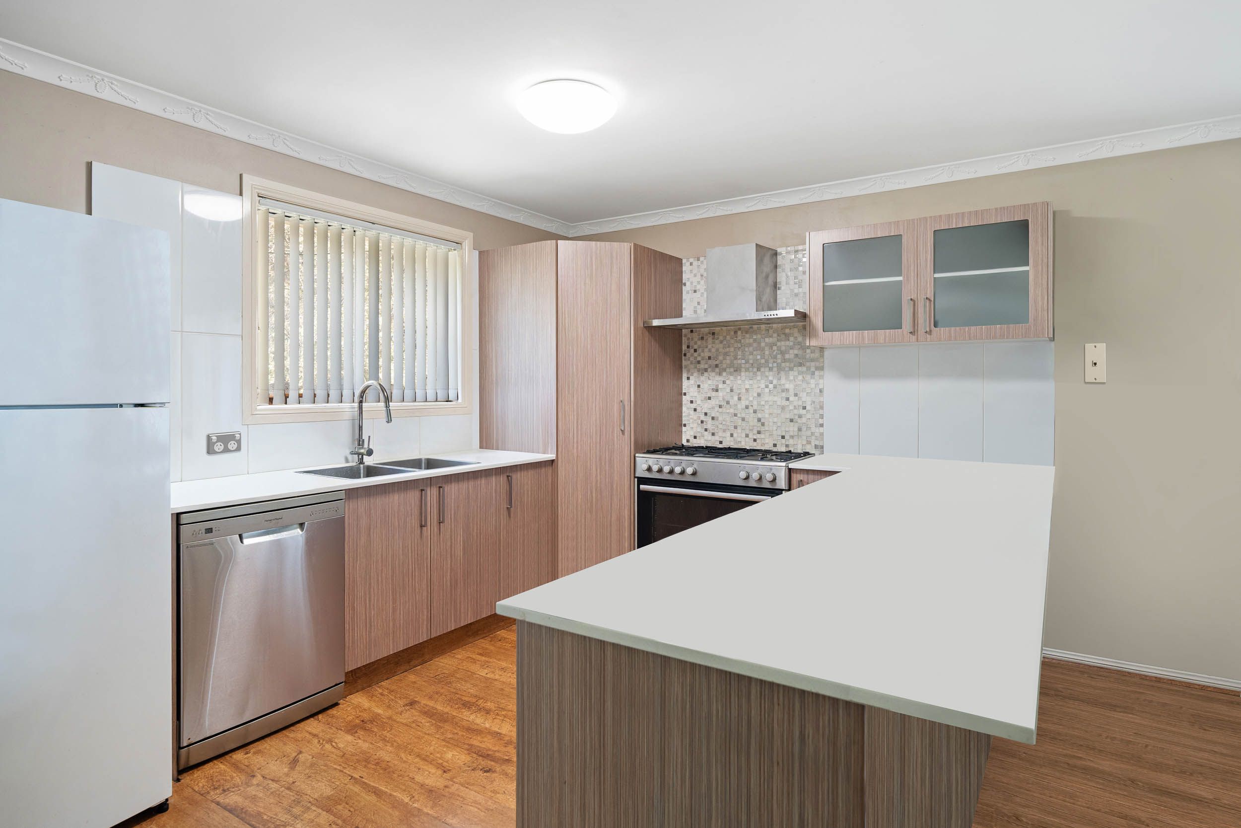 27 Amaroo Place — photo 4 of 15