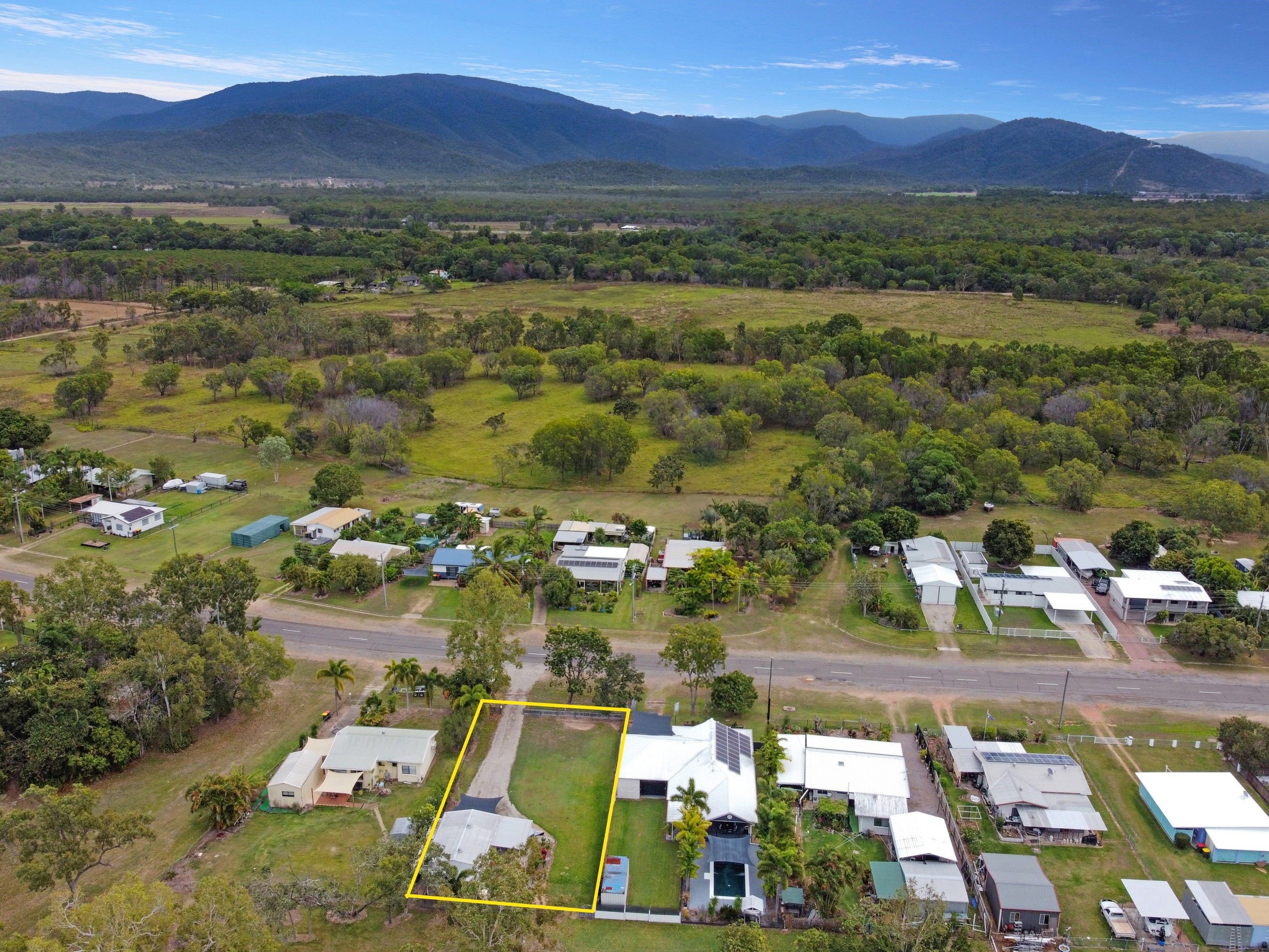 205 Balgal Beach Road, Balgal Beach, QLD 4816