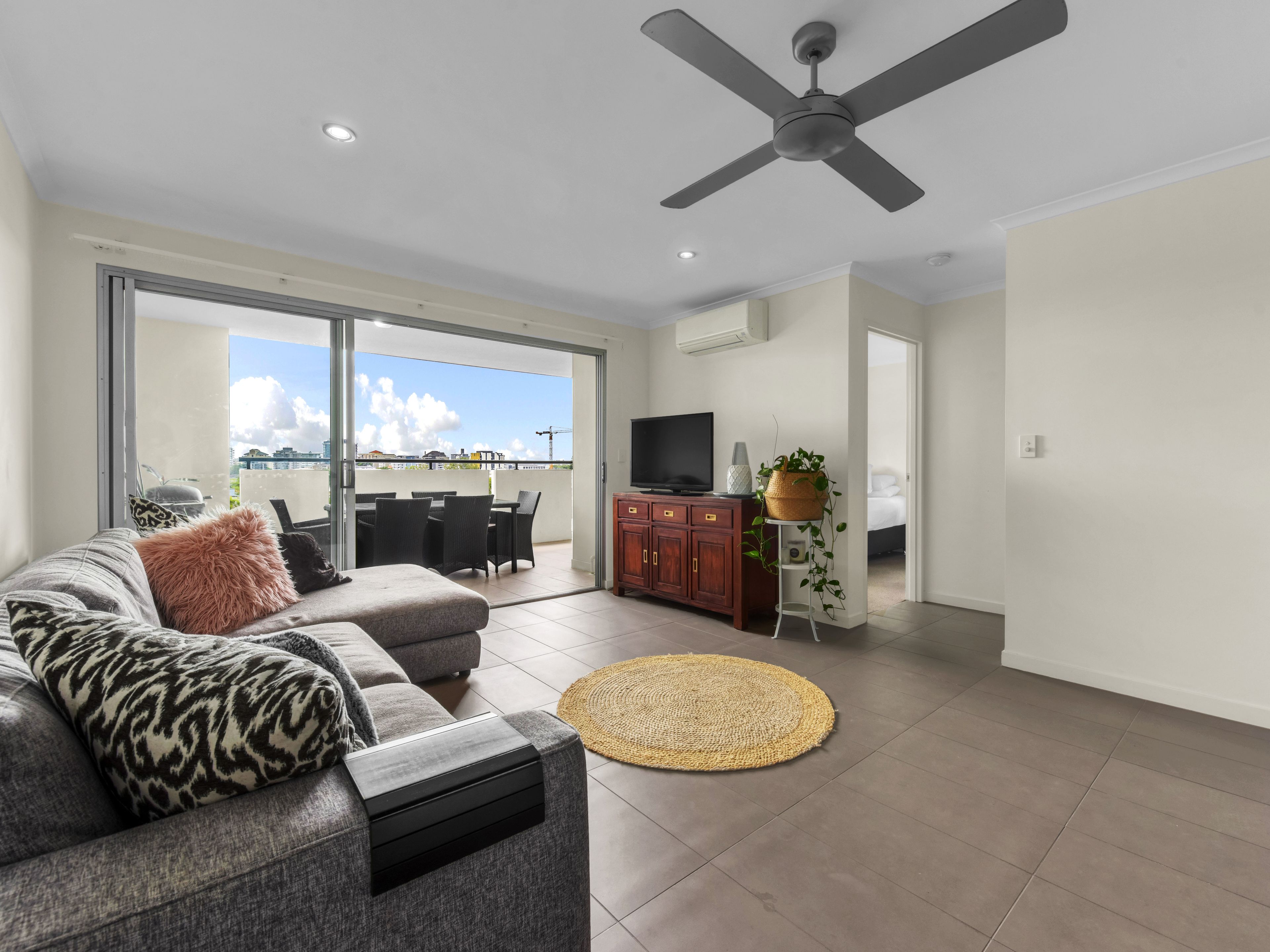 67 Linton Street, Kangaroo Point QLD 4169