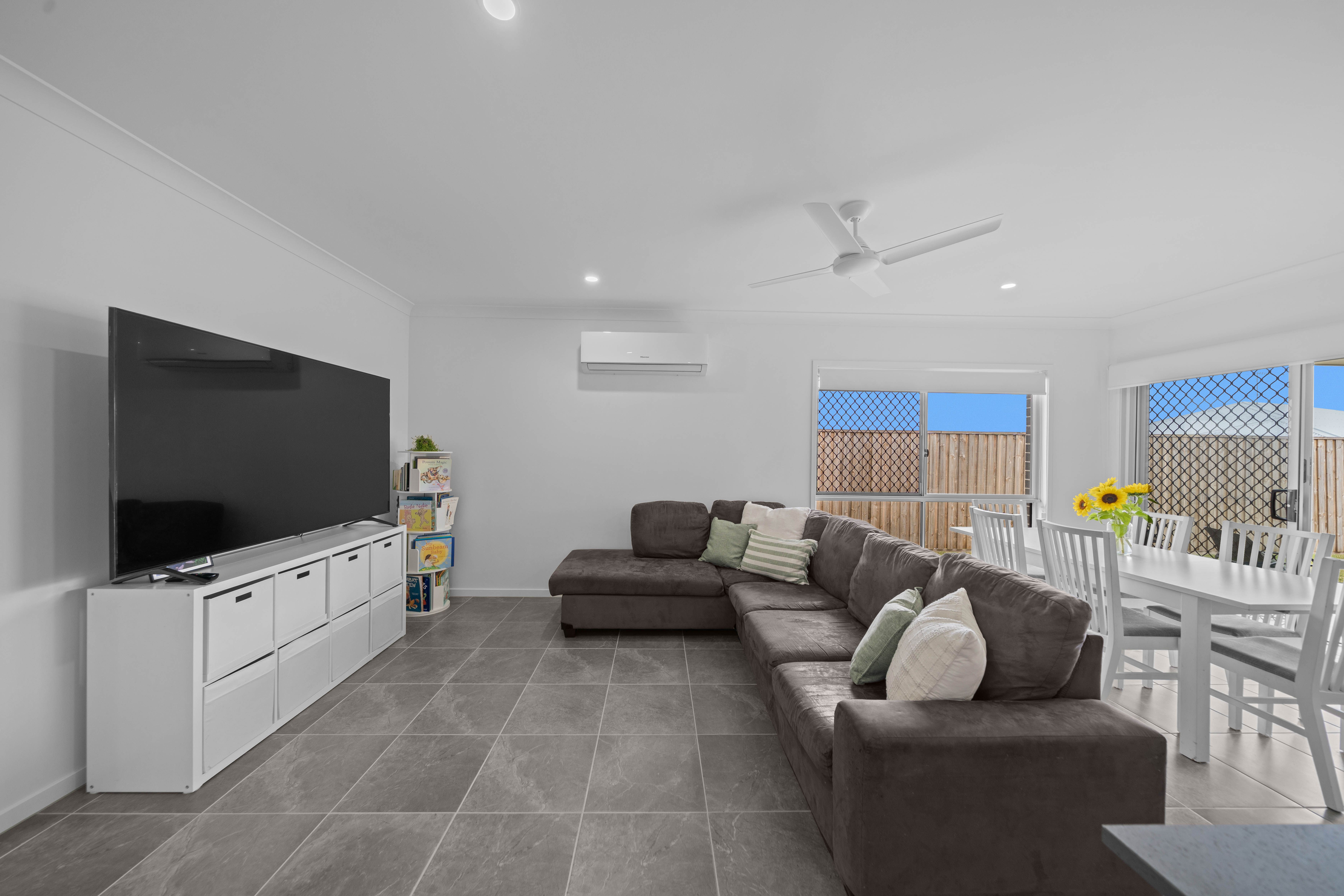 12 Avondale Circuit, Deebing Heights, QLD 4306