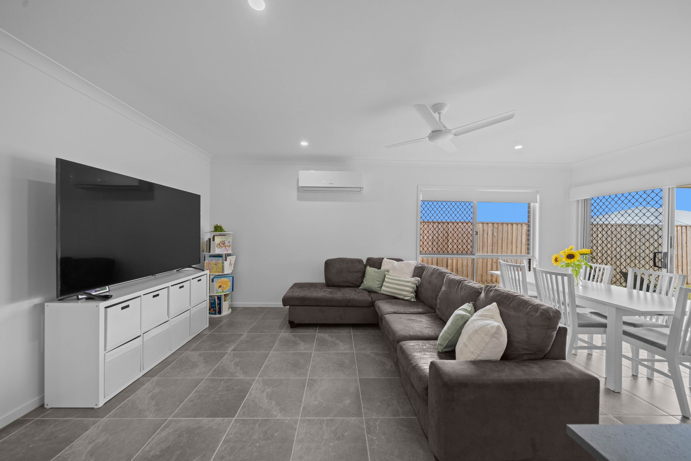 12 Avondale Circuit, Deebing Heights, QLD 4306