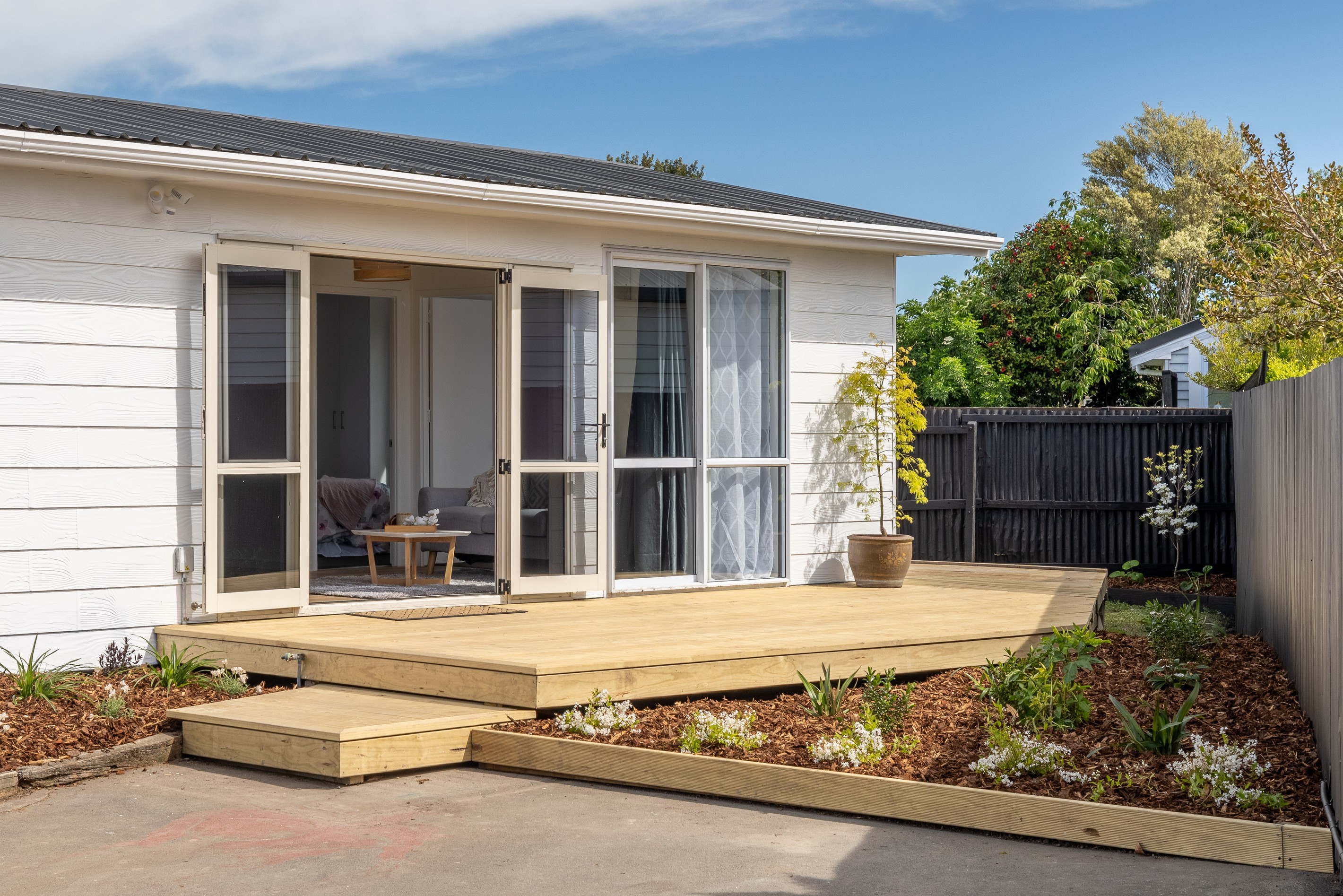 2/98 Neill Street, Hornby, Christchurch City