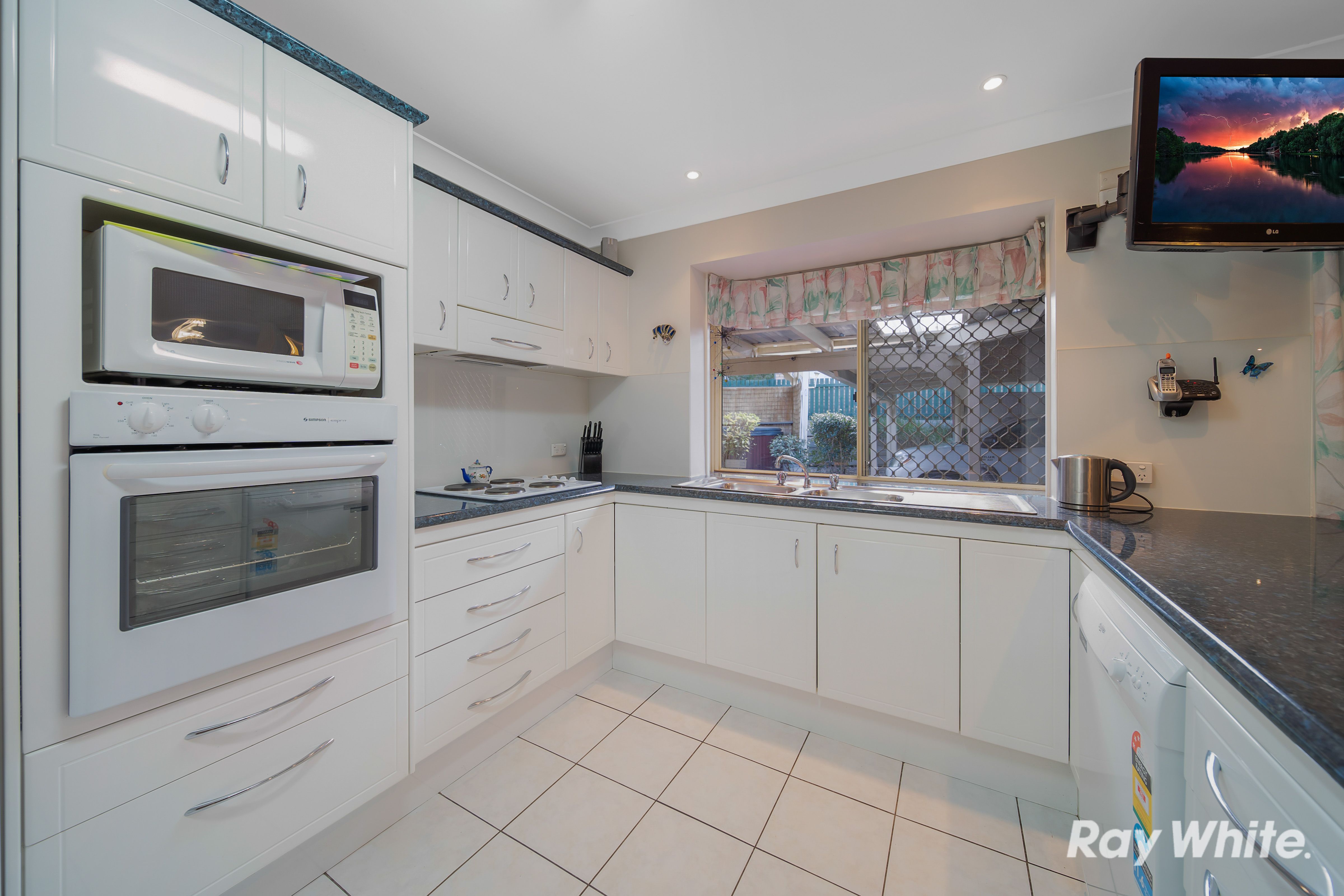 85 Owens Crescent, Regents Park, QLD 4118