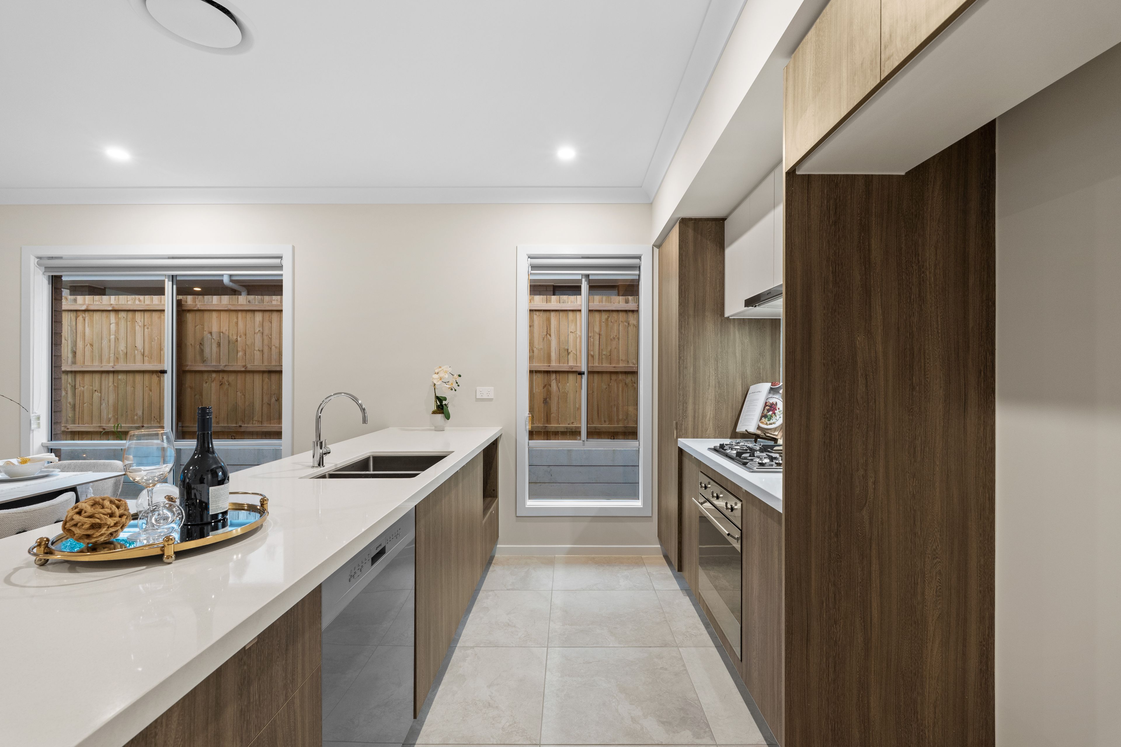 48 Suncrest Mews — photo 7 of 28