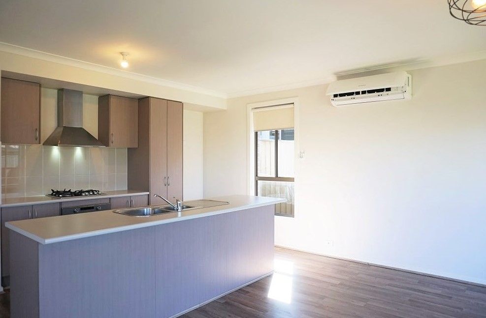 45 Portsmouth Circuit, JORDAN SPRINGS, NSW 2747