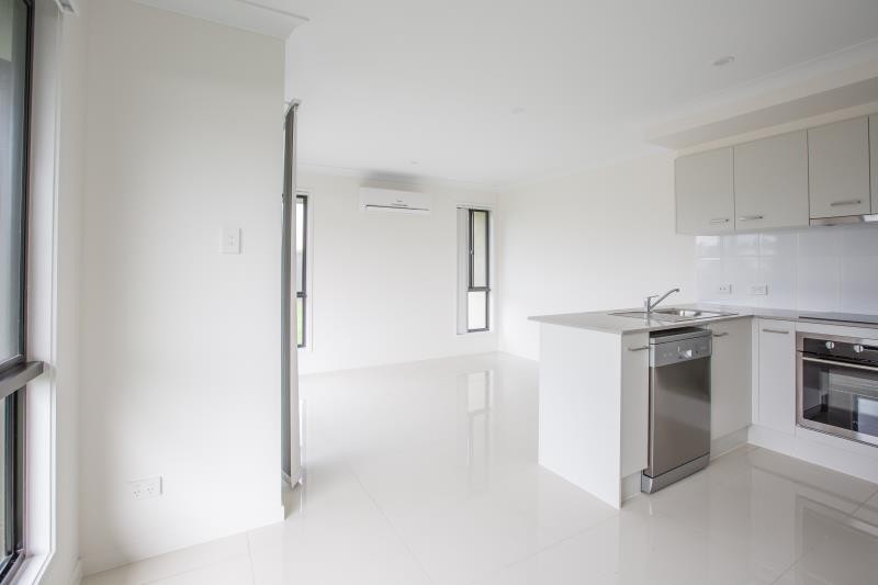 2/13 Sapphire Street, Brassall, QLD 4305