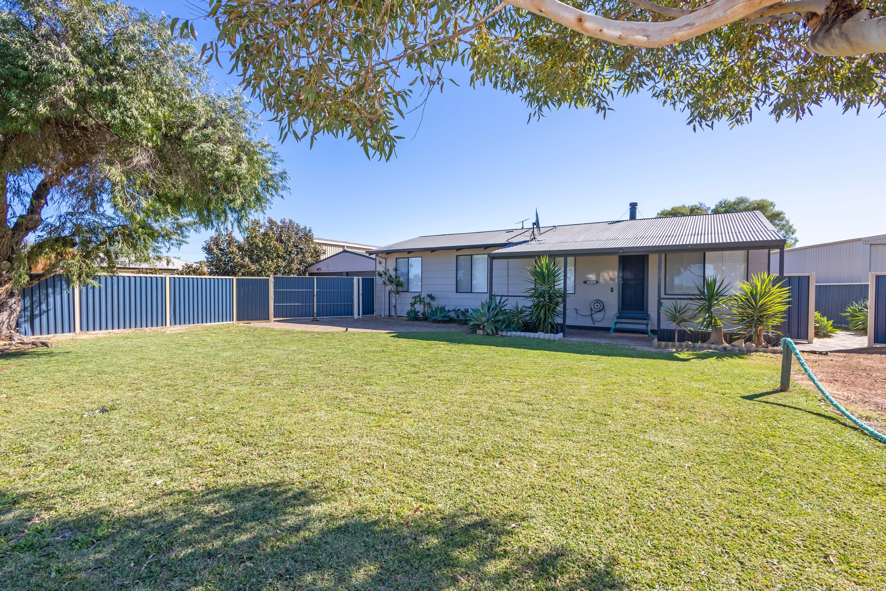 50 Hunter Crescent, Green Head, WA 6514