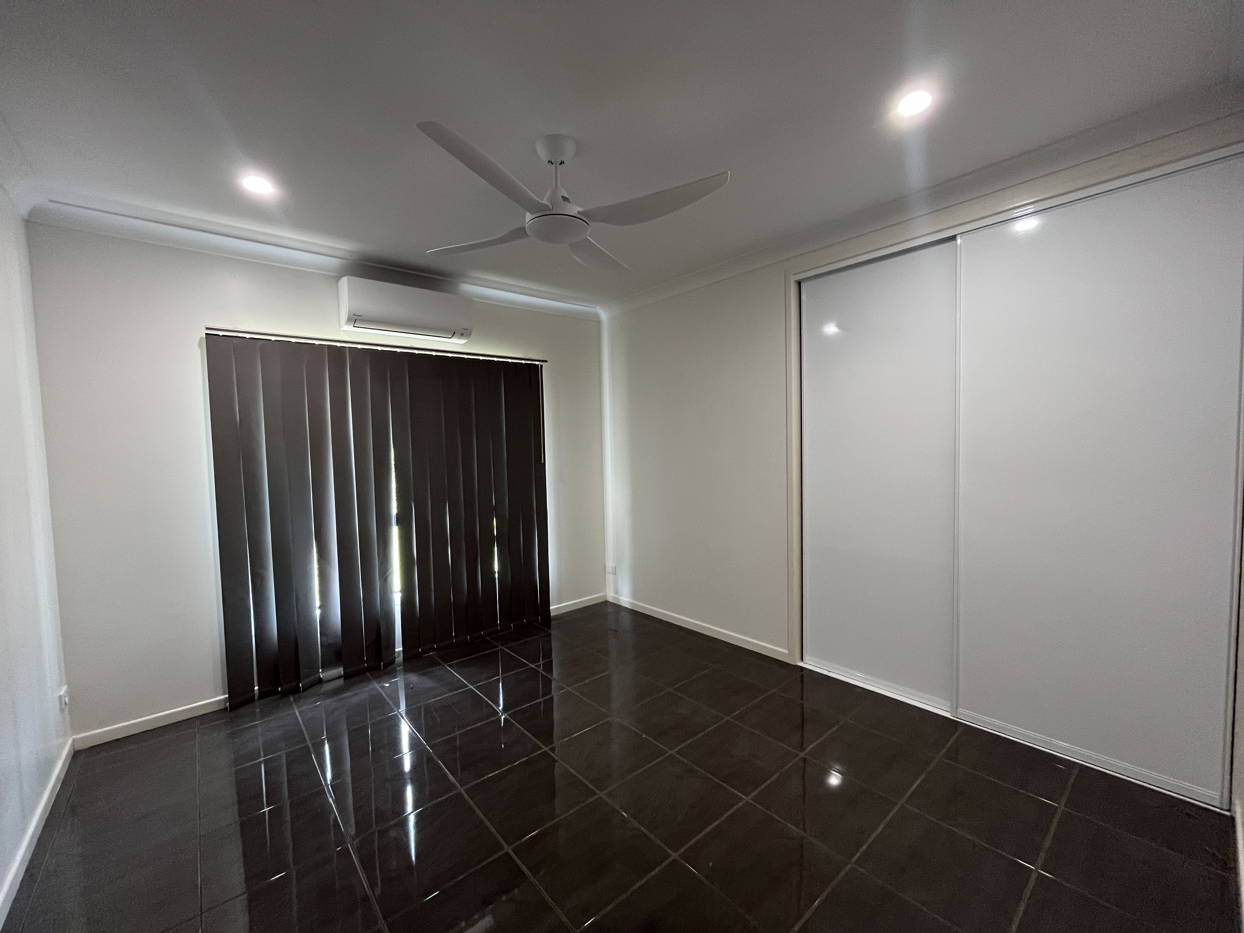18 Russell Road West — photo 5 of 17