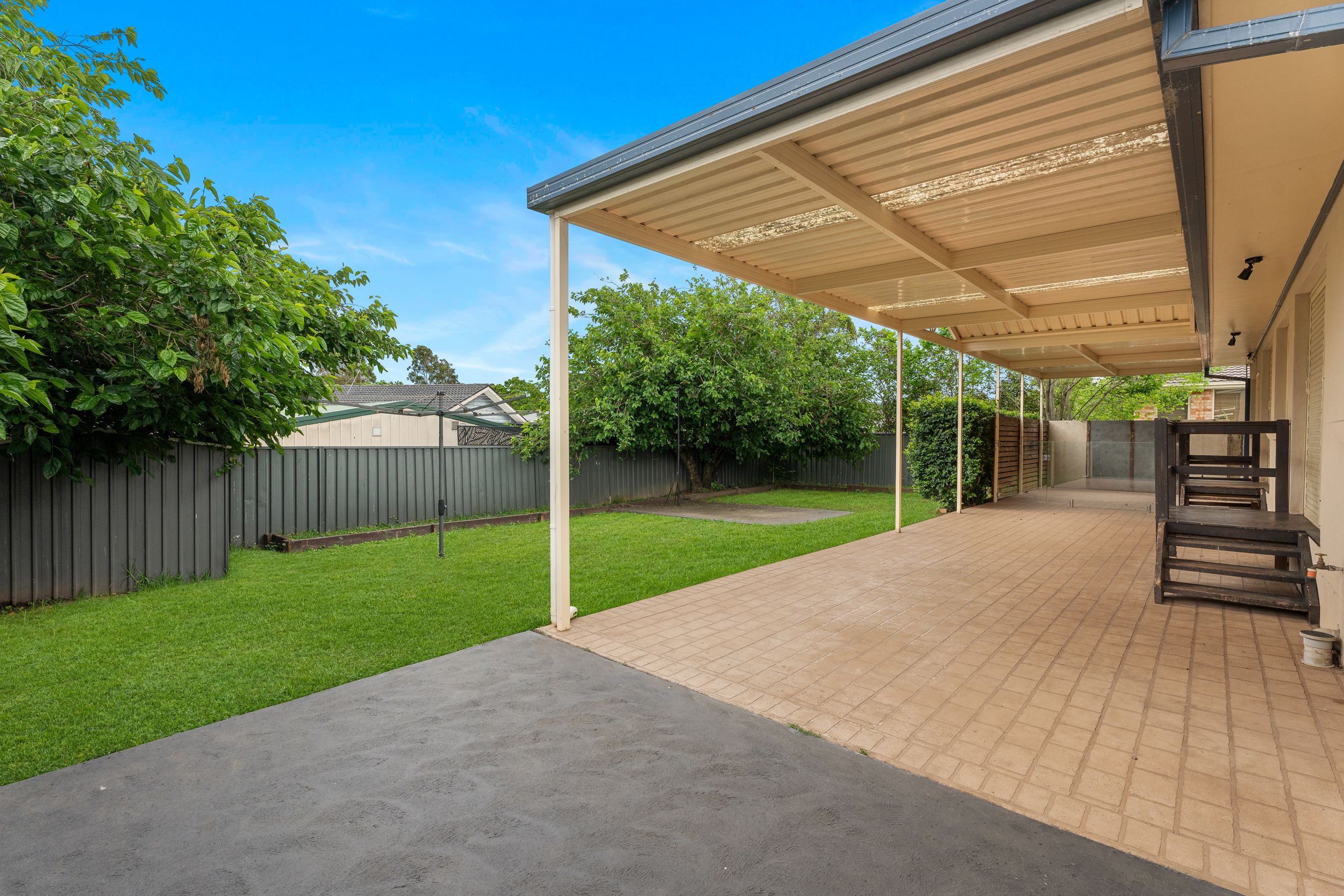 57 Warburton Crescent — photo 17 of 23
