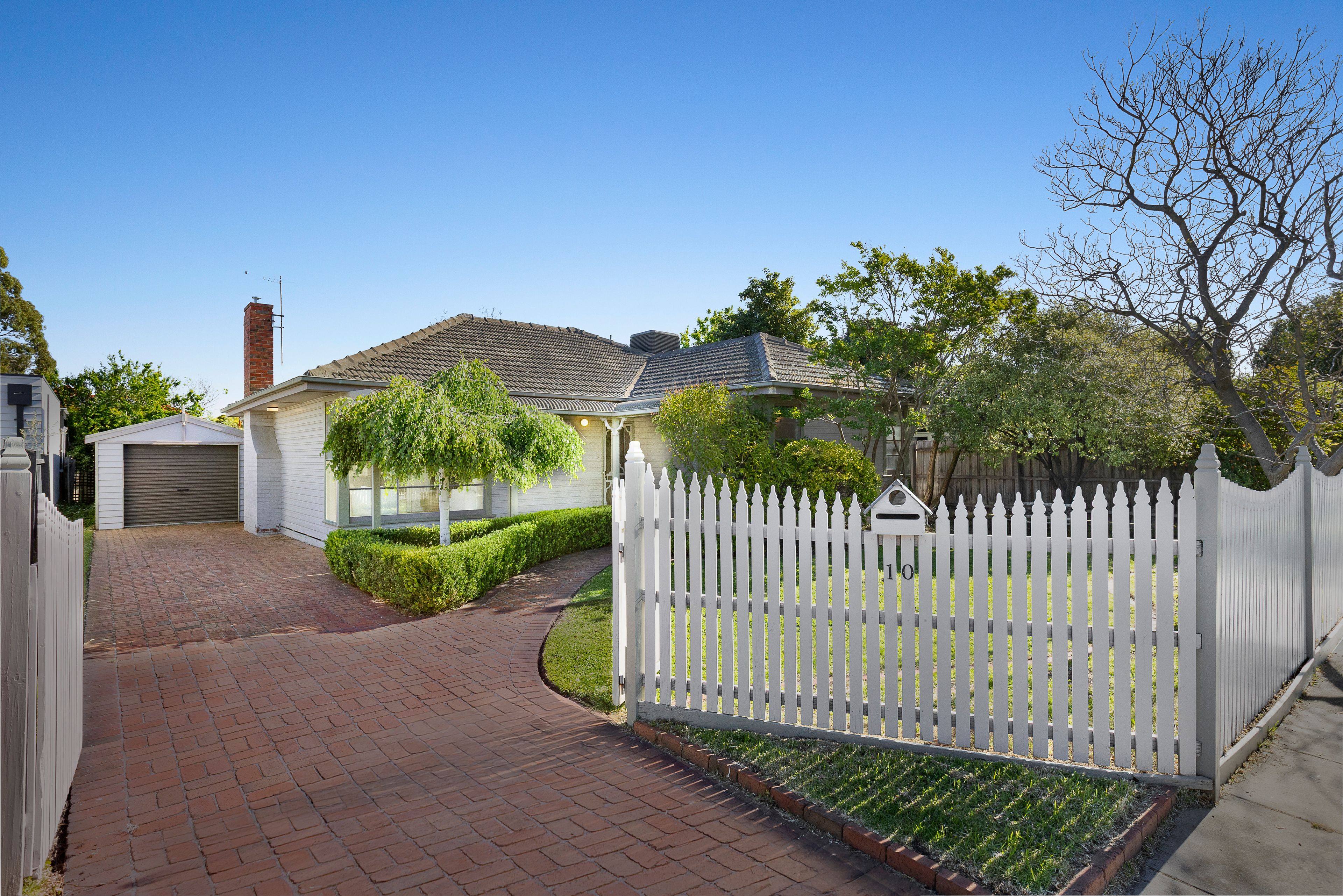 10 Loreen Street