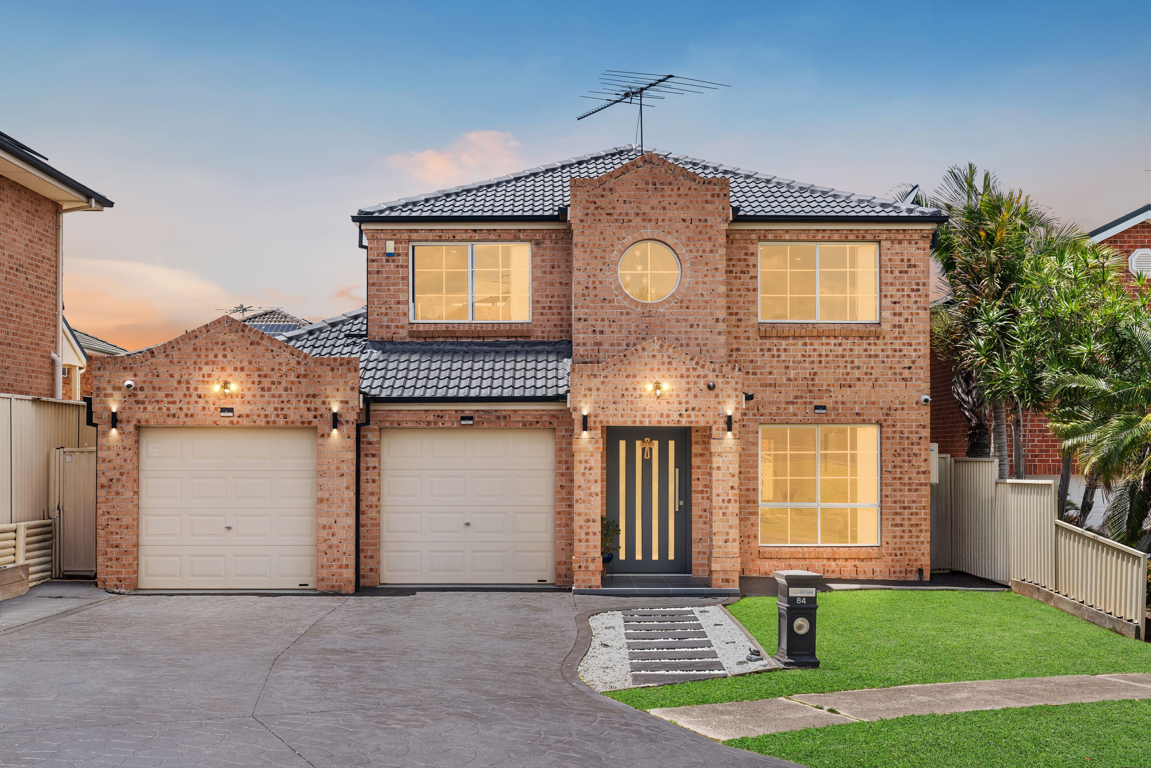 84 Scottsdale Circuit, West Hoxton NSW 2171