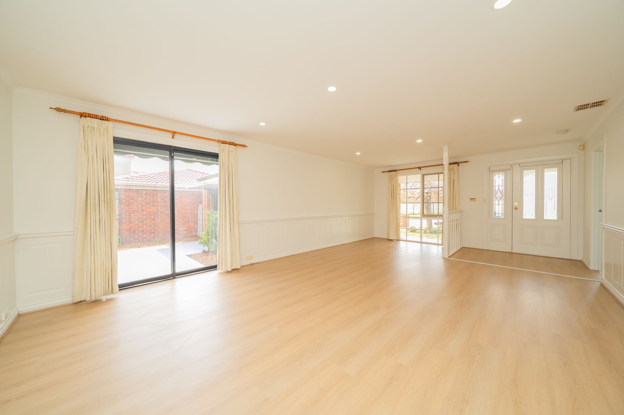 33 Hedgeley Drive — photo 2 of 13