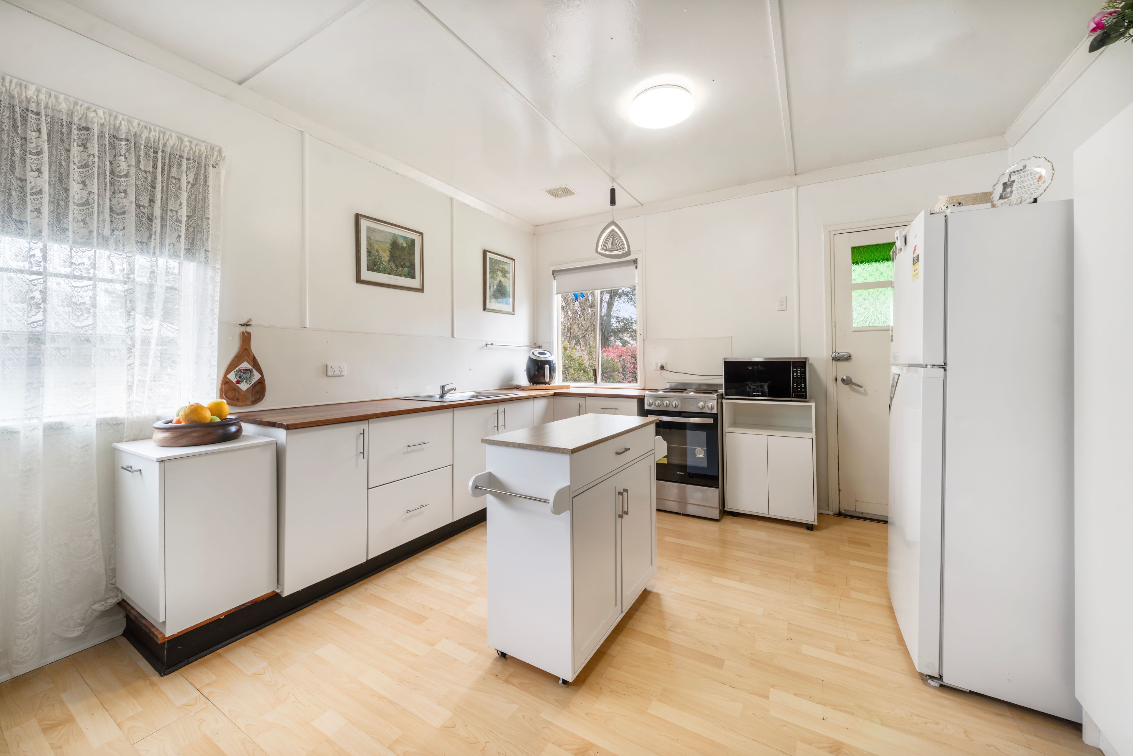 17 Walsh Street — photo 3 of 15